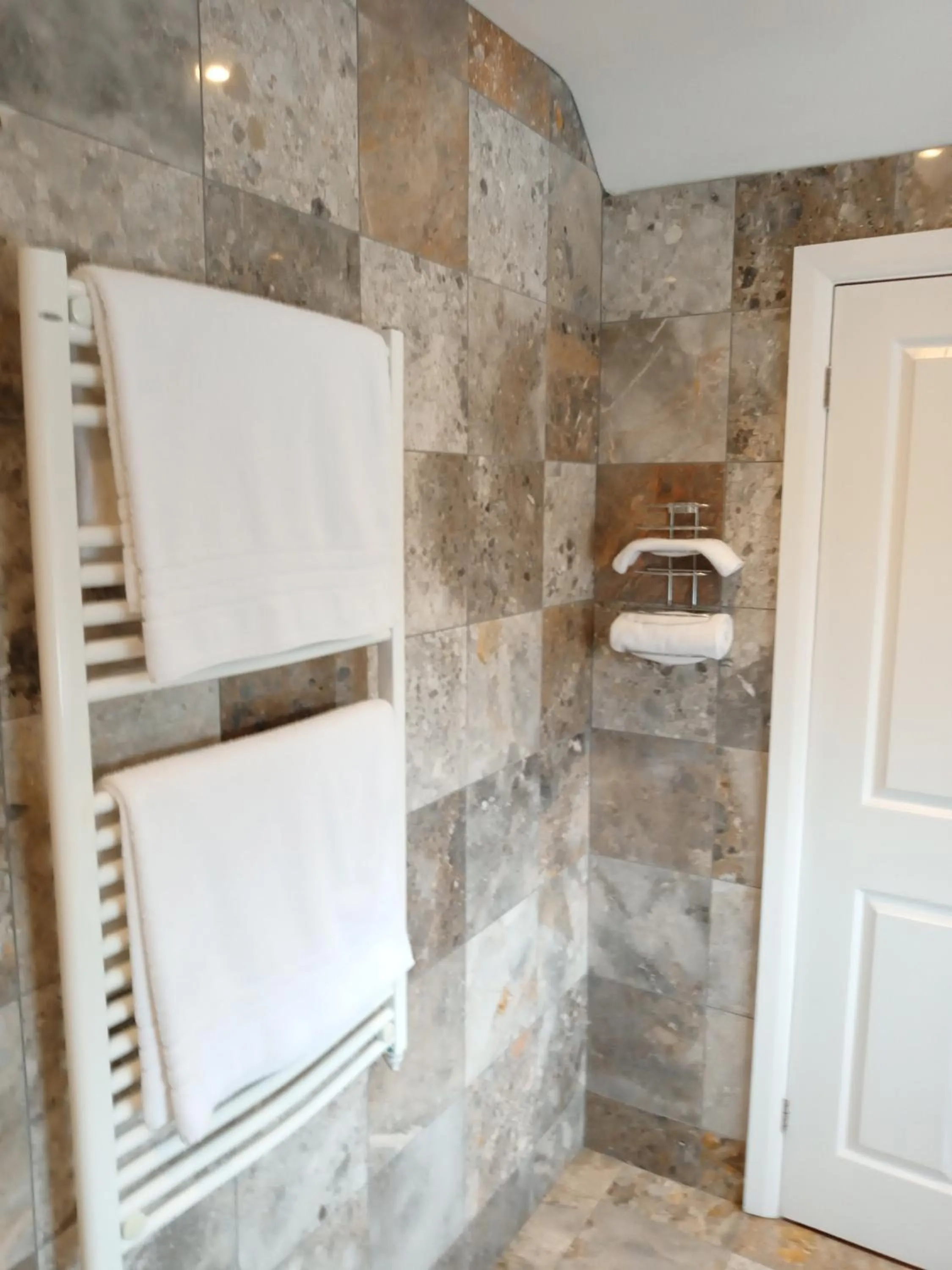 Bathroom in Oak End Lodge