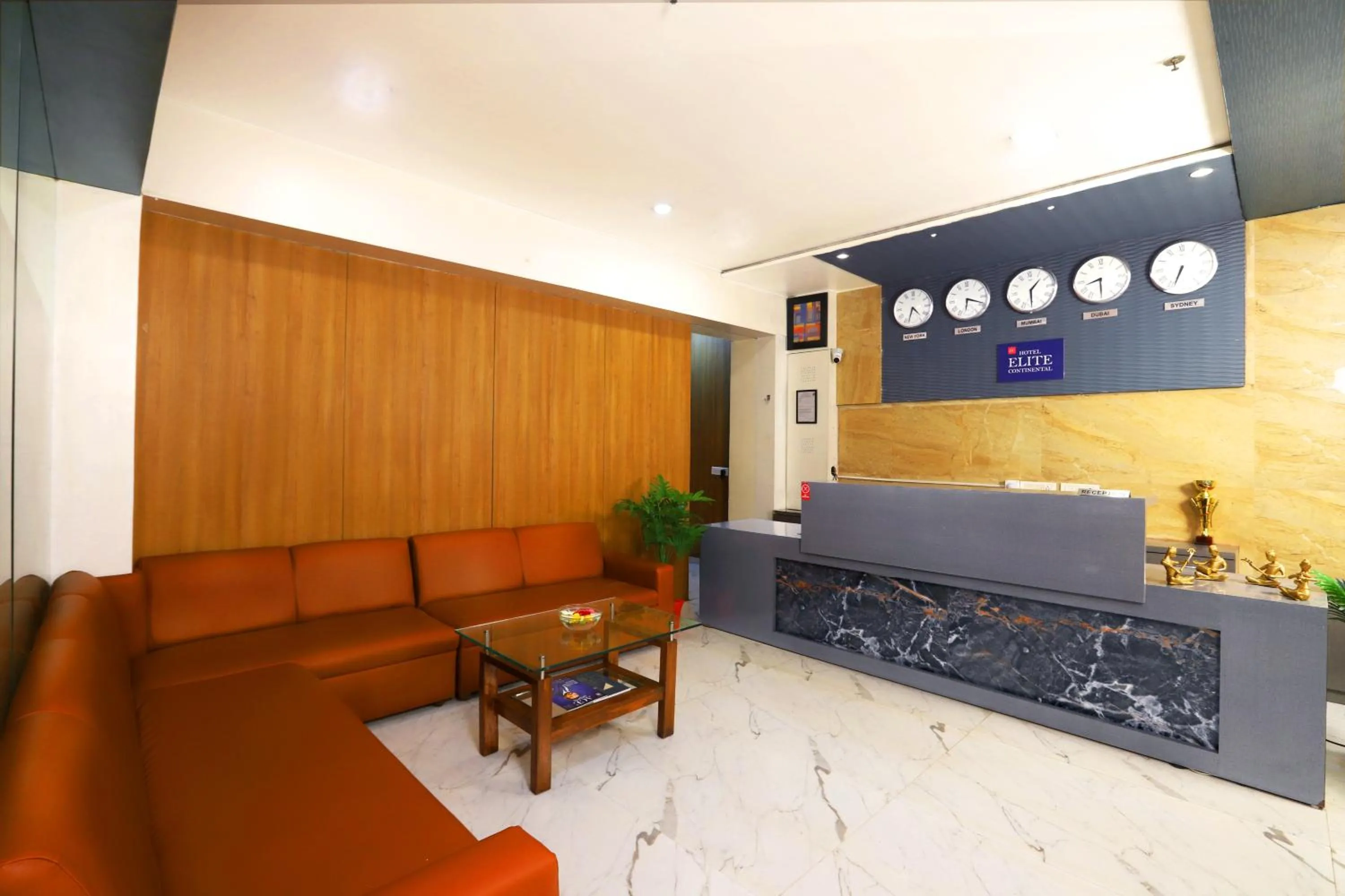 Lobby or reception in Hotel Elite Continental- Near Mumbai International Airport Andheri East
