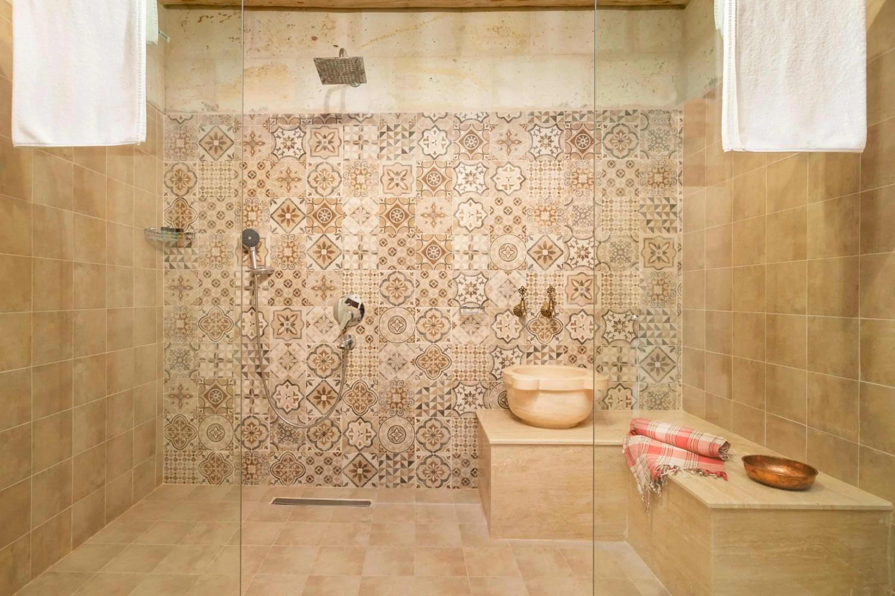 Bathroom in House 1938 Special Cave Hotel