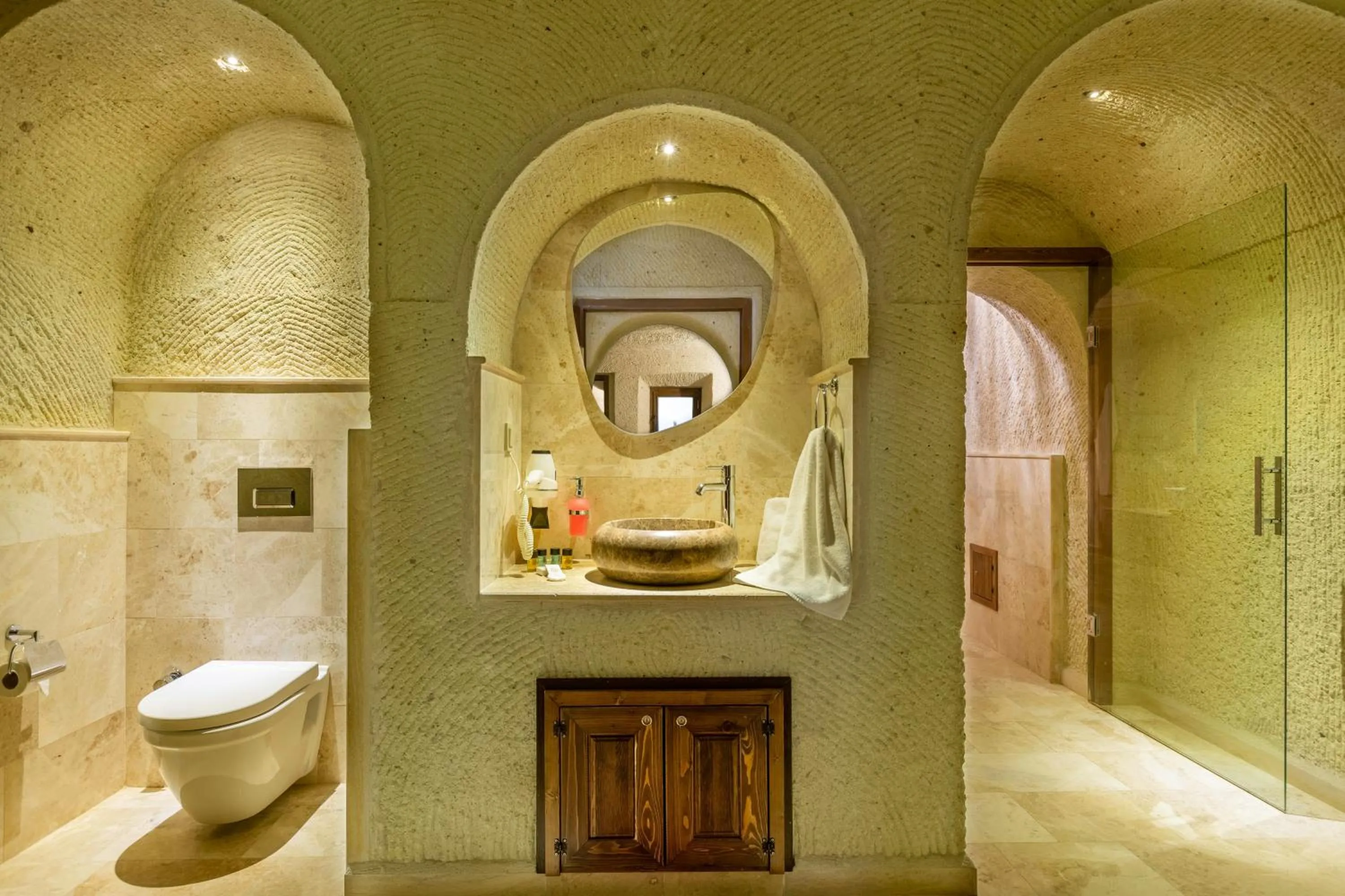 Toilet in House 1938 Special Cave Hotel