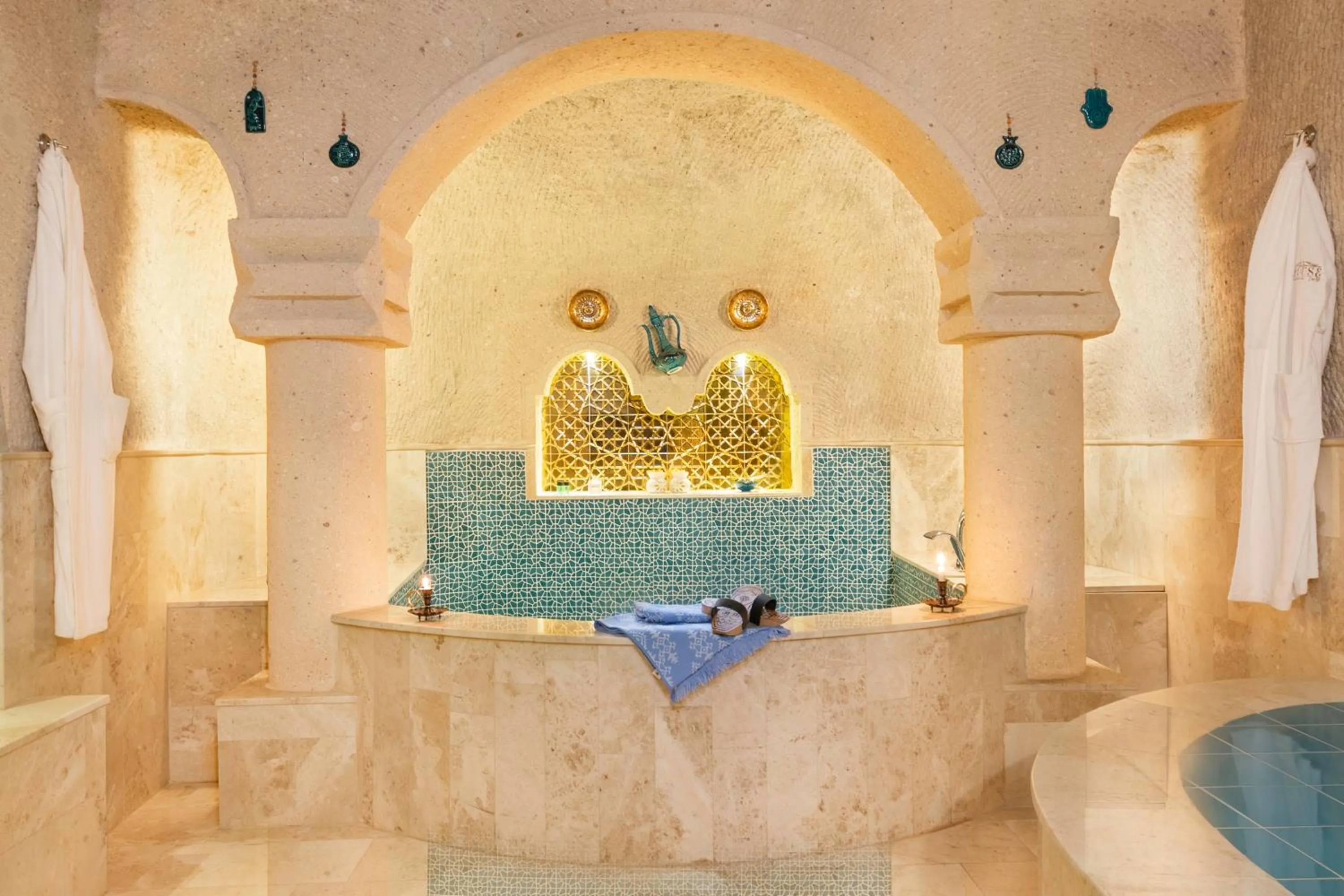 Hot Tub in House 1938 Special Cave Hotel