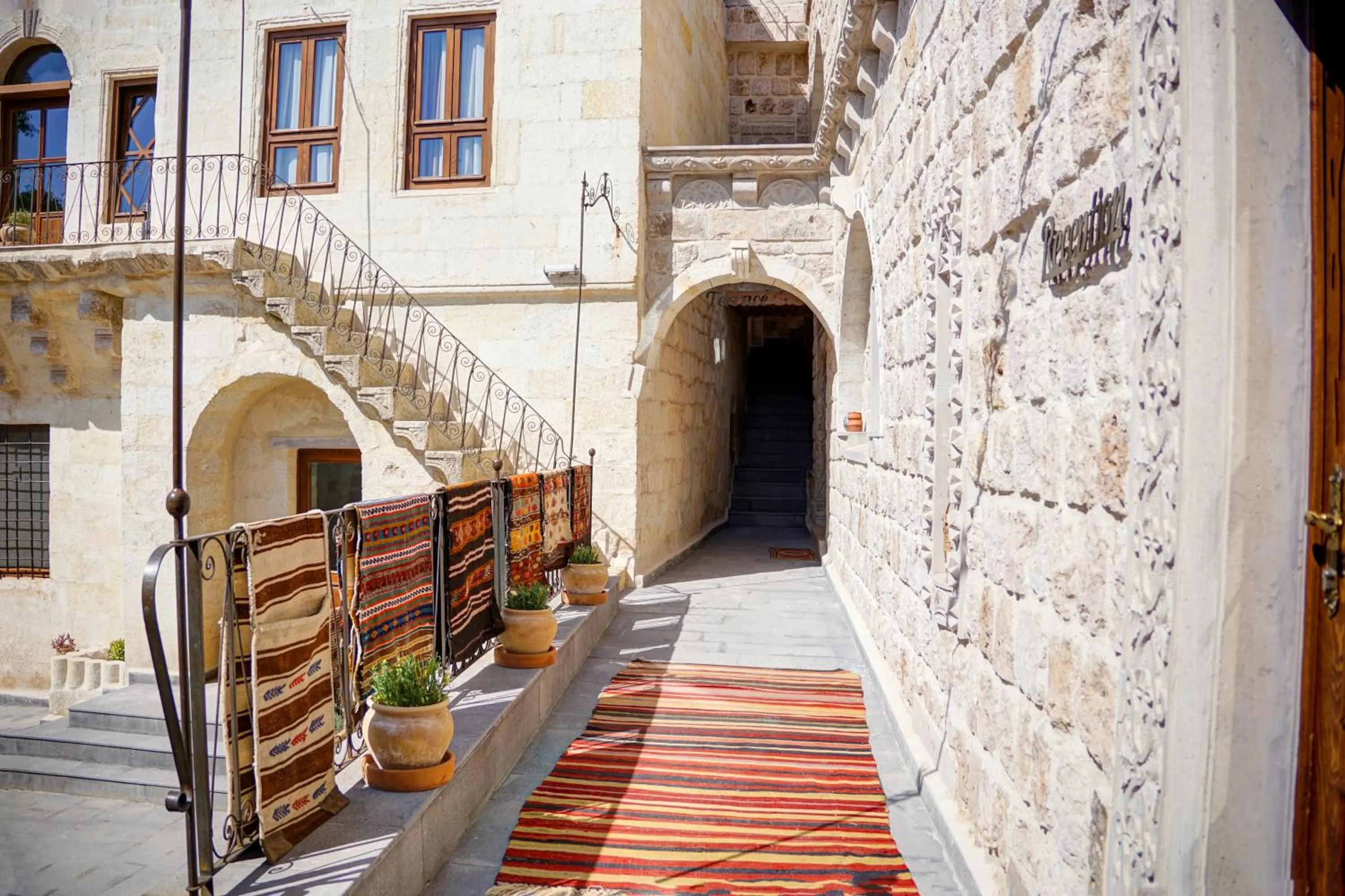 Inner courtyard view in House 1938 Special Cave Hotel