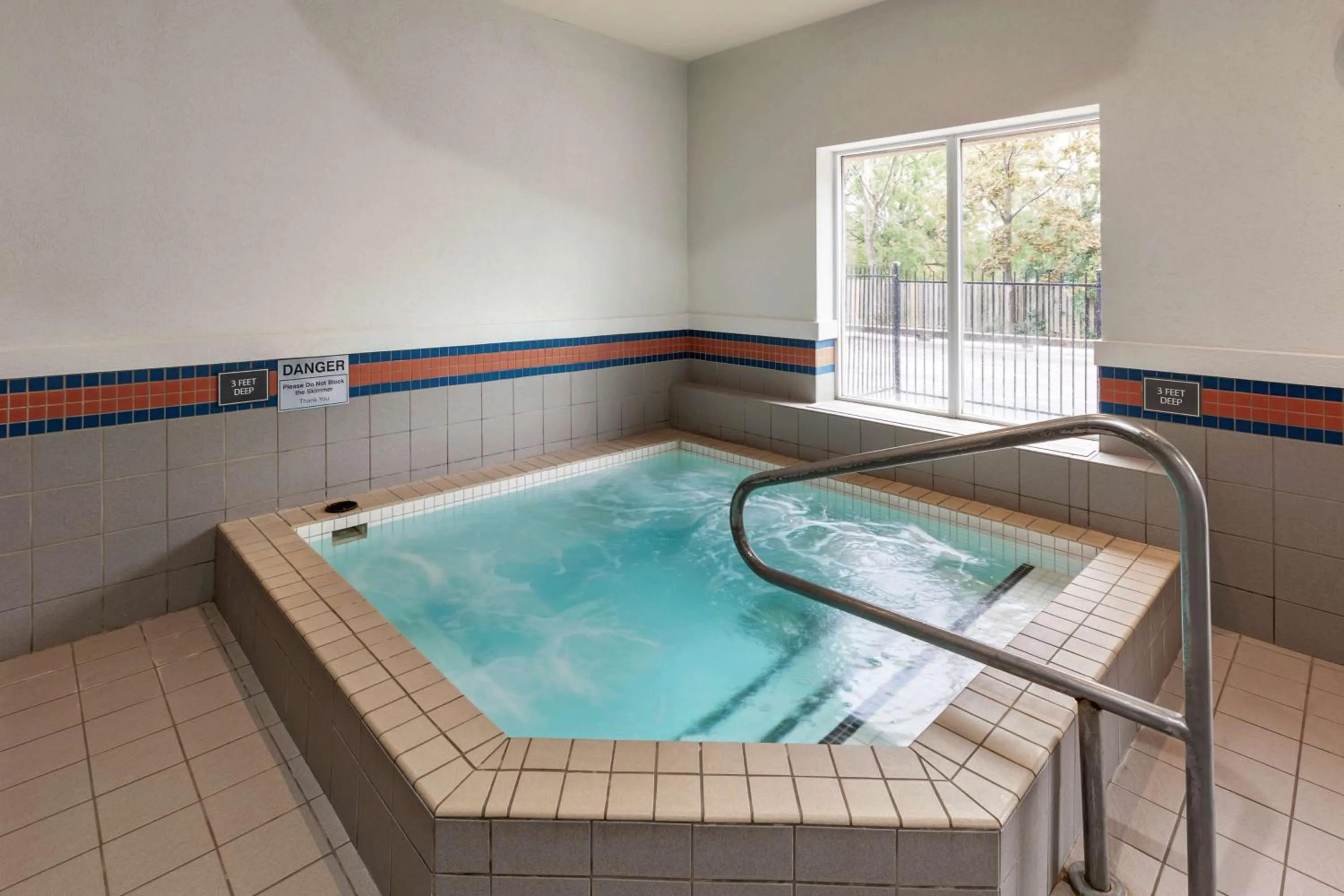 Pool view in Best Western Plus Burlington Inn & Suites