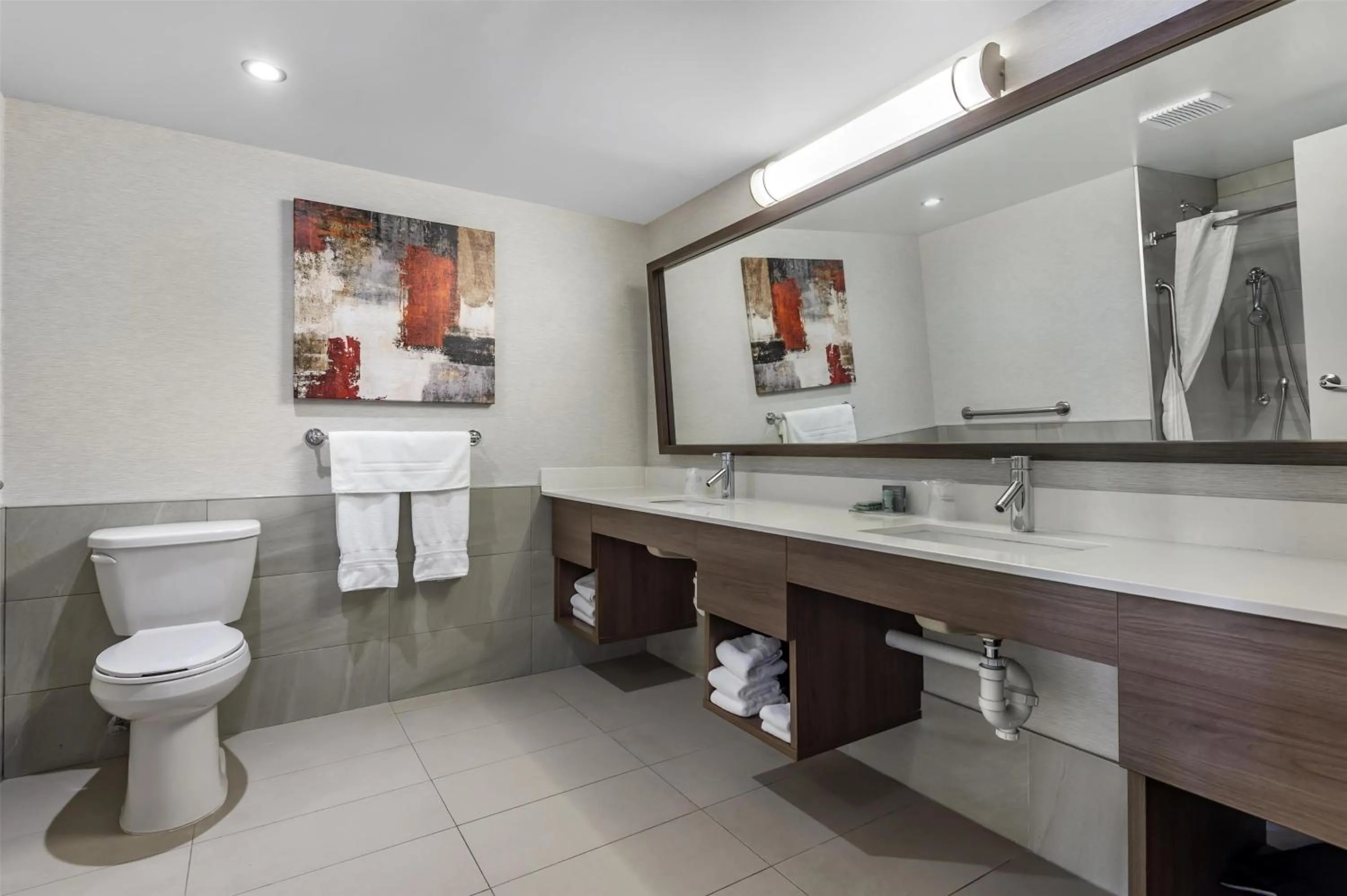 Bathroom in Best Western Hotel Brossard