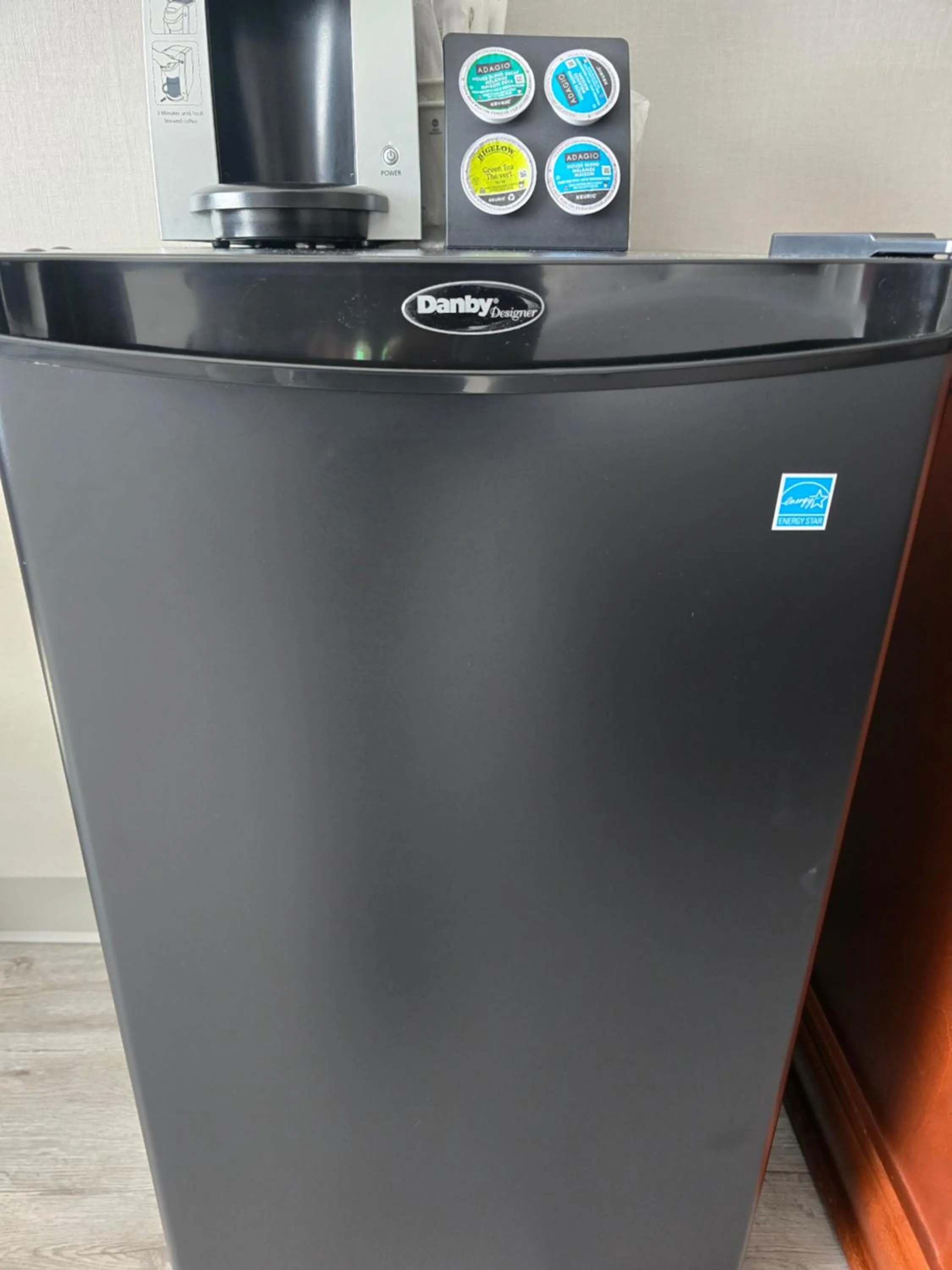 Kitchen or kitchenette in Best Western Hotel Brossard