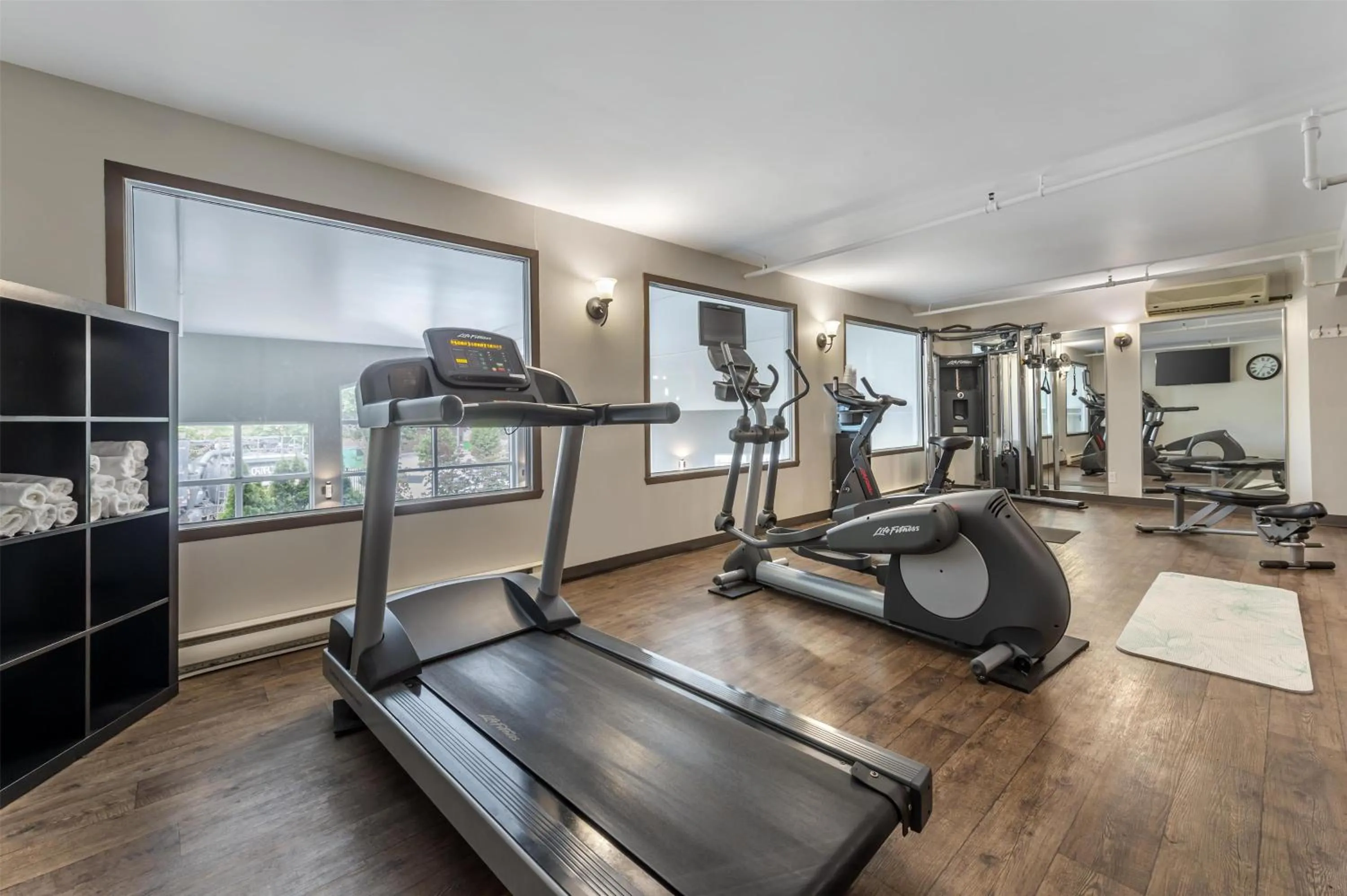 Fitness centre/facilities in Best Western Hotel Brossard