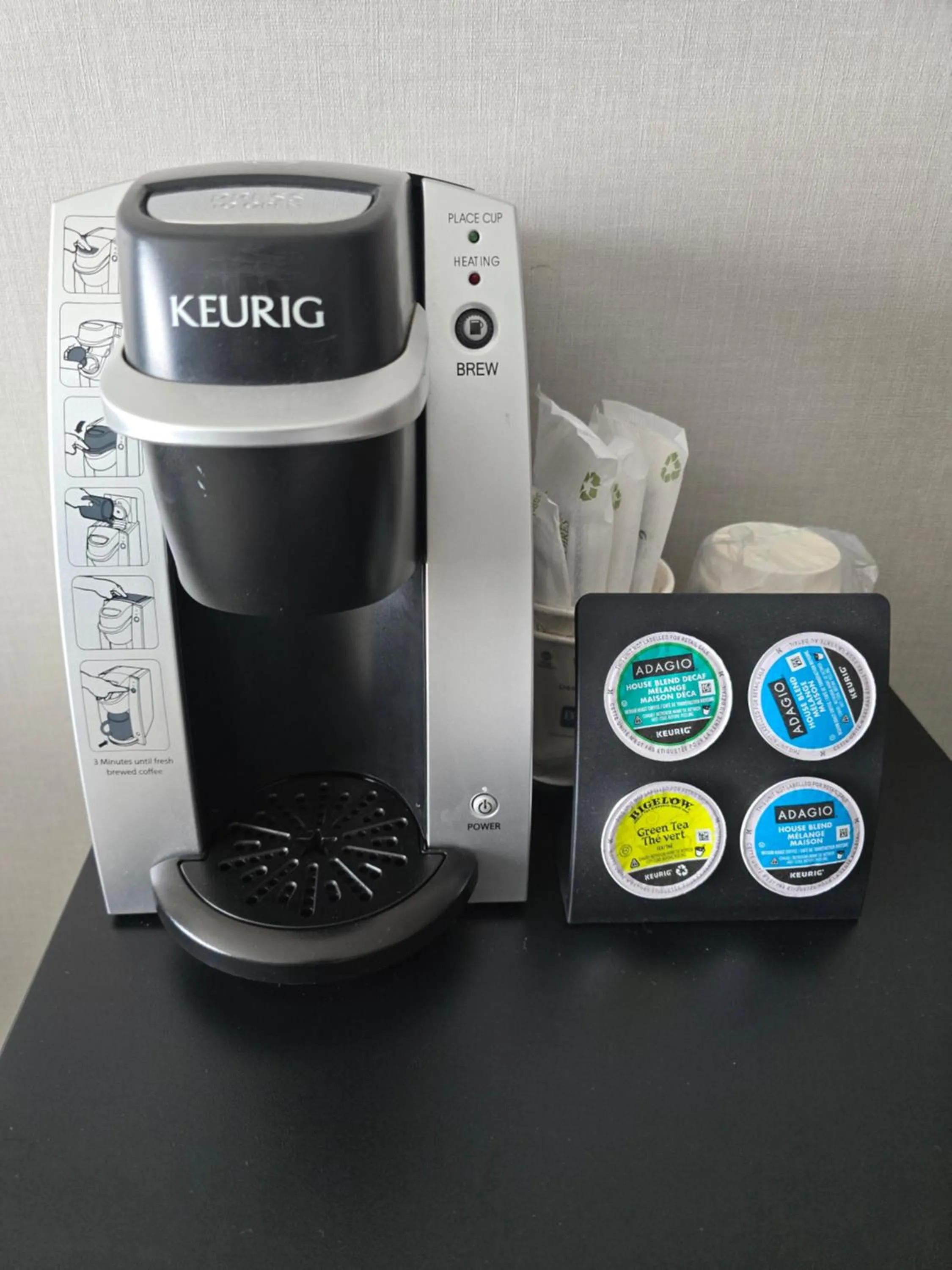 Coffee/tea facilities in Best Western Hotel Brossard