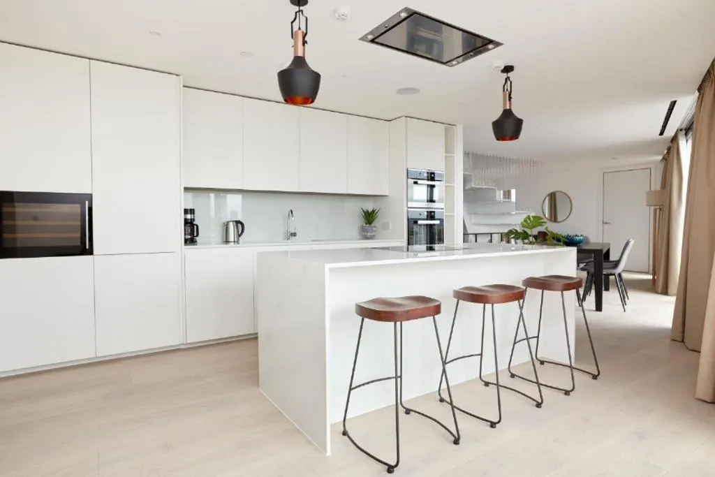 Kitchen or kitchenette in Southwark Residences by Aeria Apartments