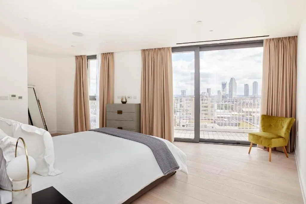 City view, Bed in Southwark Residences by Aeria Apartments