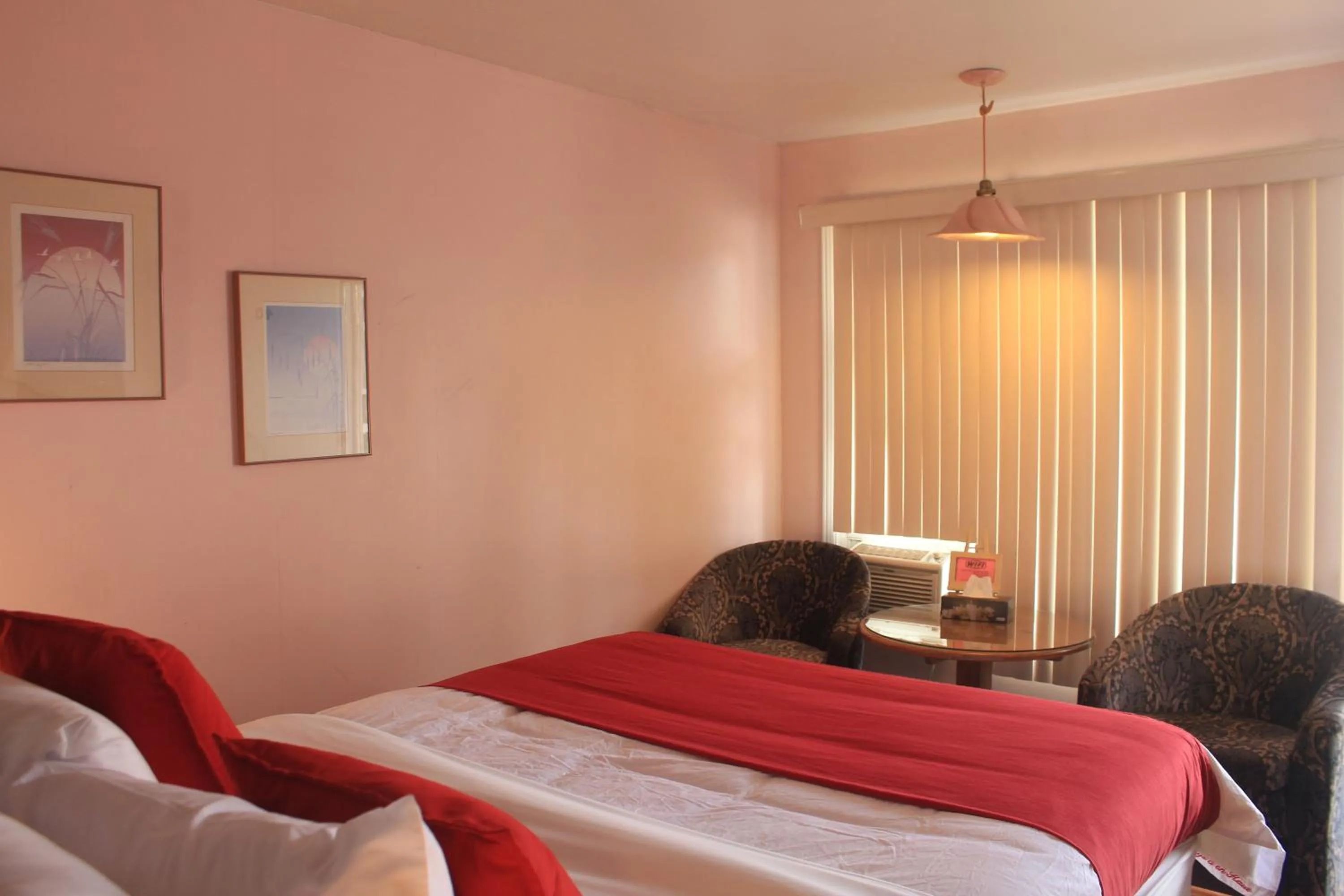 Bedroom, Bed in Motel Des Pays D'En Haut