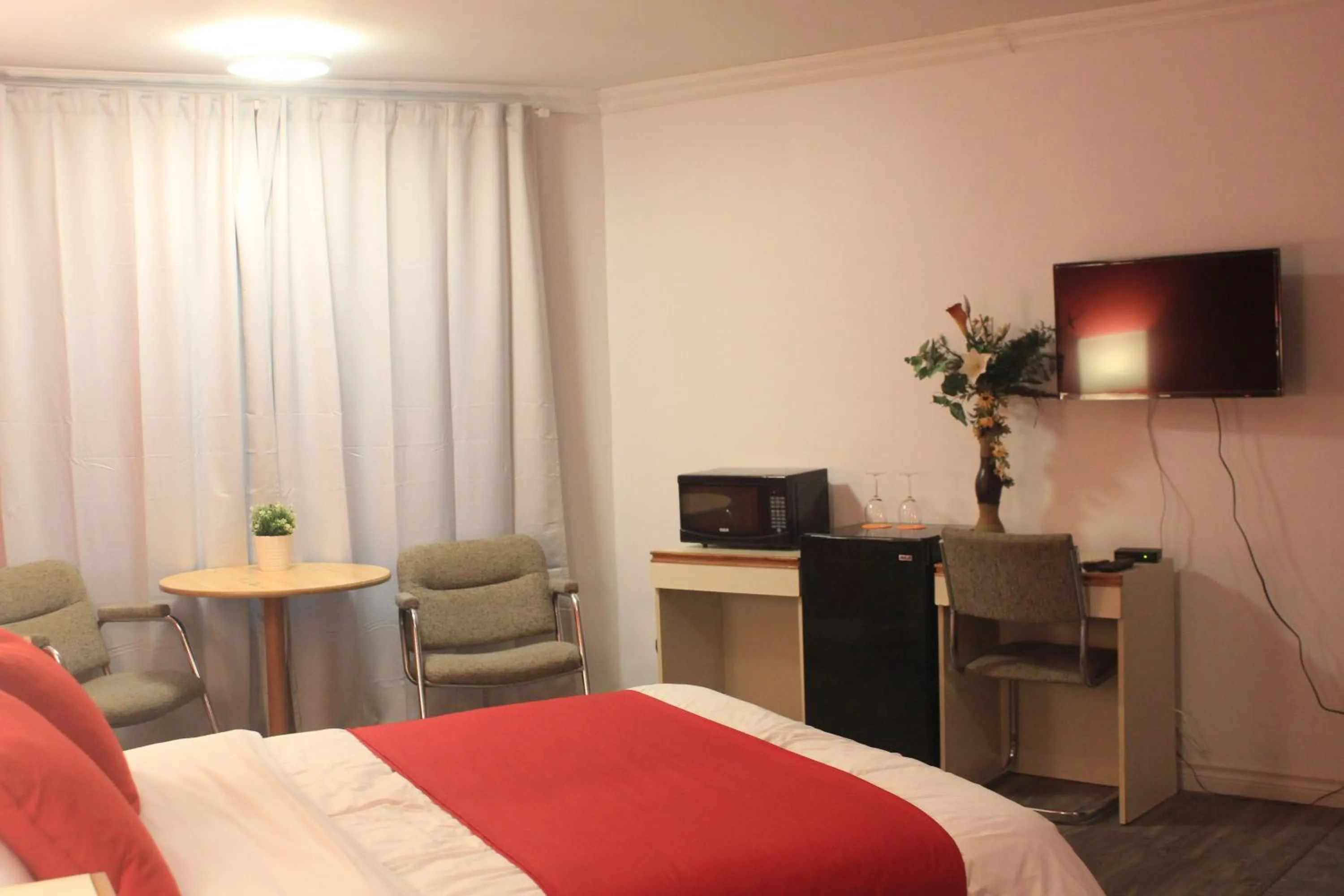 Bedroom, Bed in Motel Des Pays D'En Haut