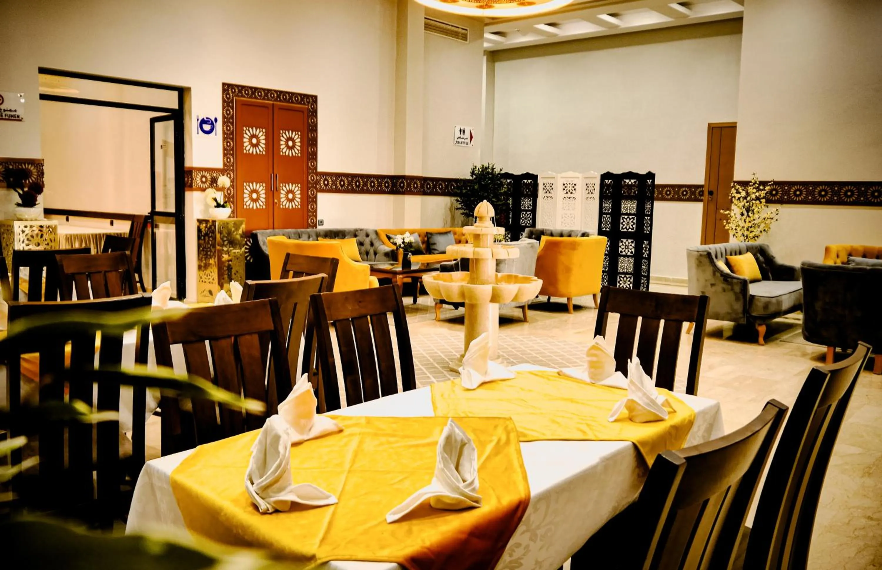 Restaurant/places to eat in EL MOUSSAFIR HOTEL