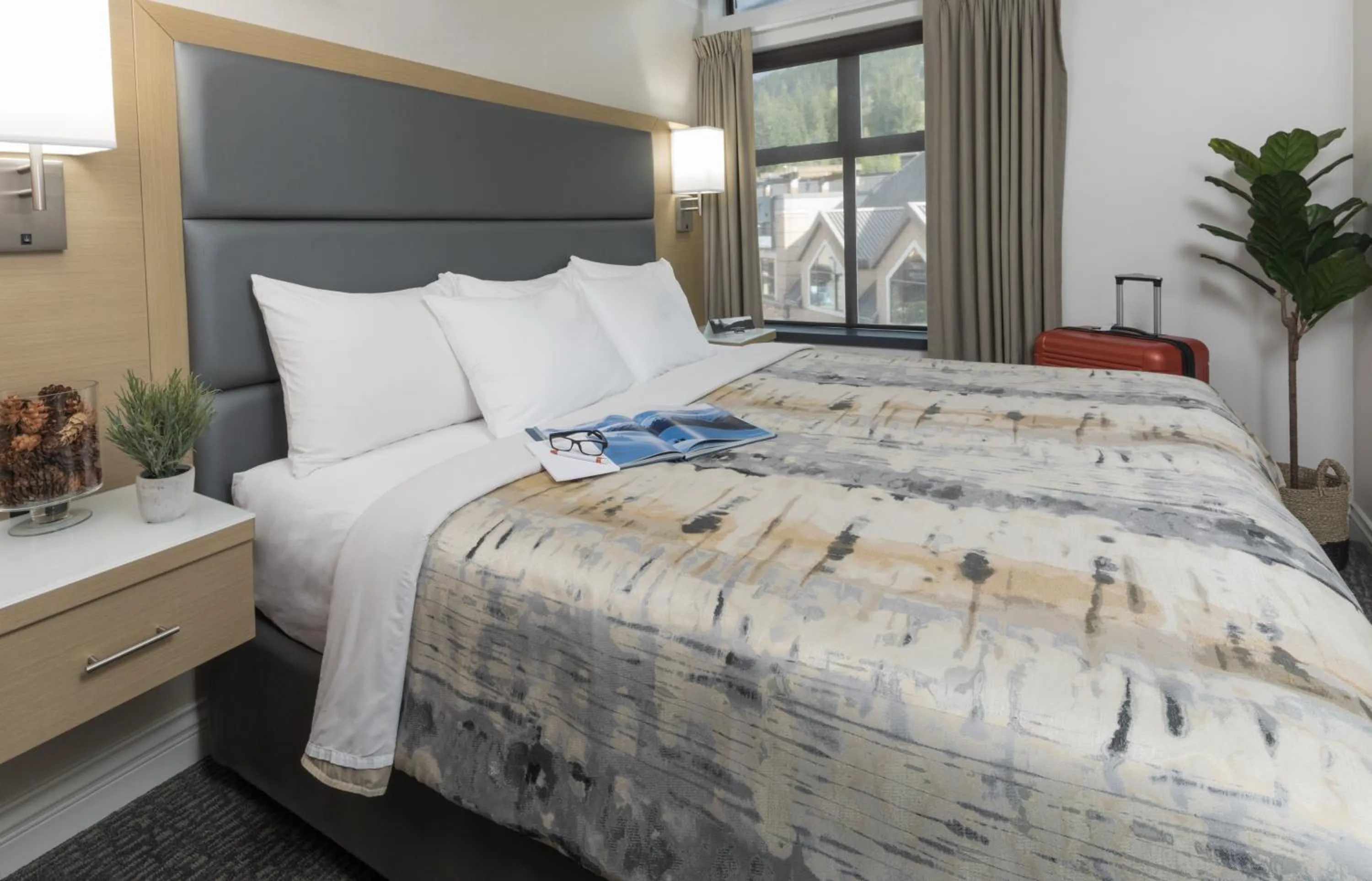 Bedroom, Bed in The Crystal Lodge