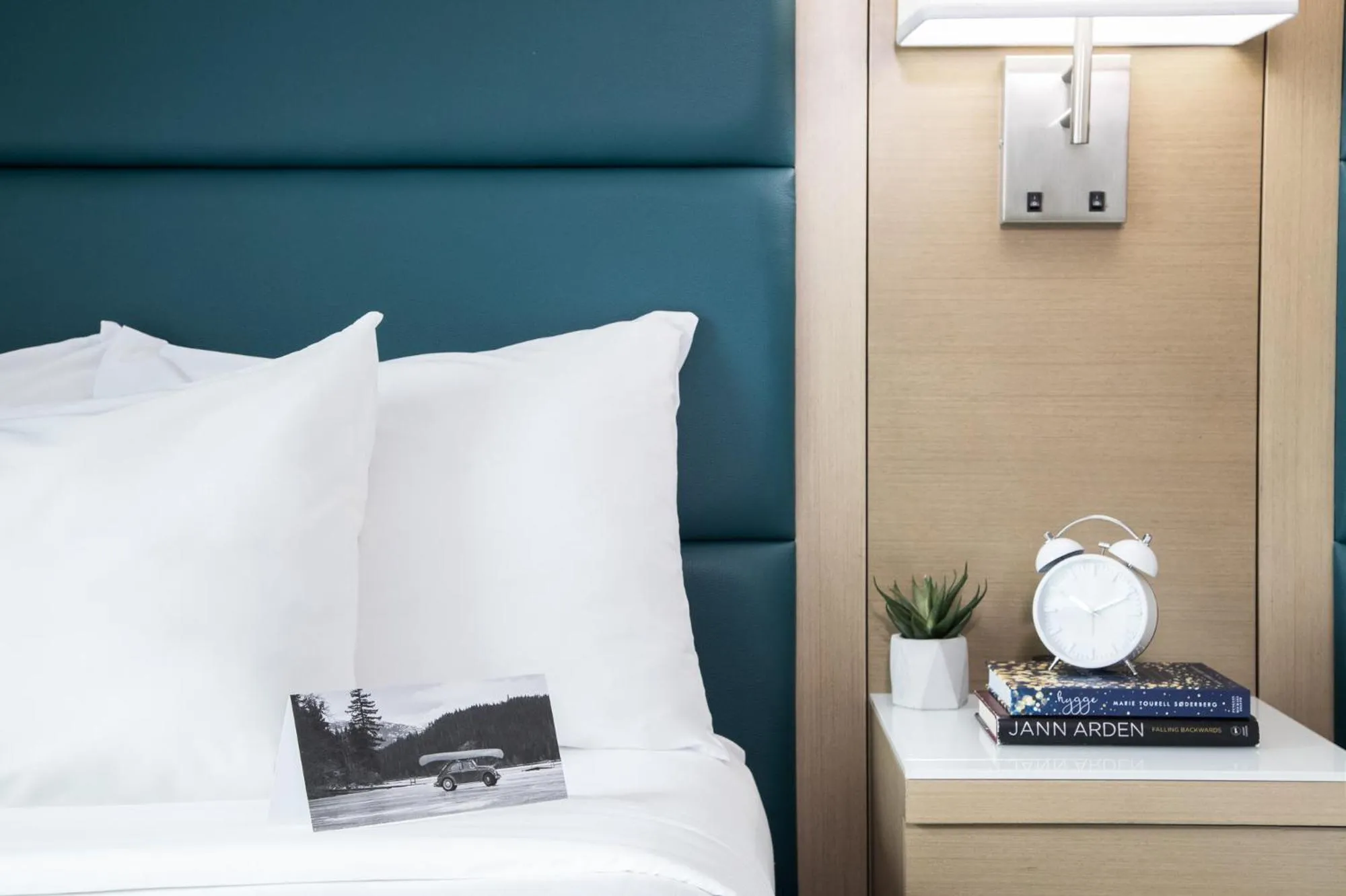 Property building, Bed in The Crystal Lodge