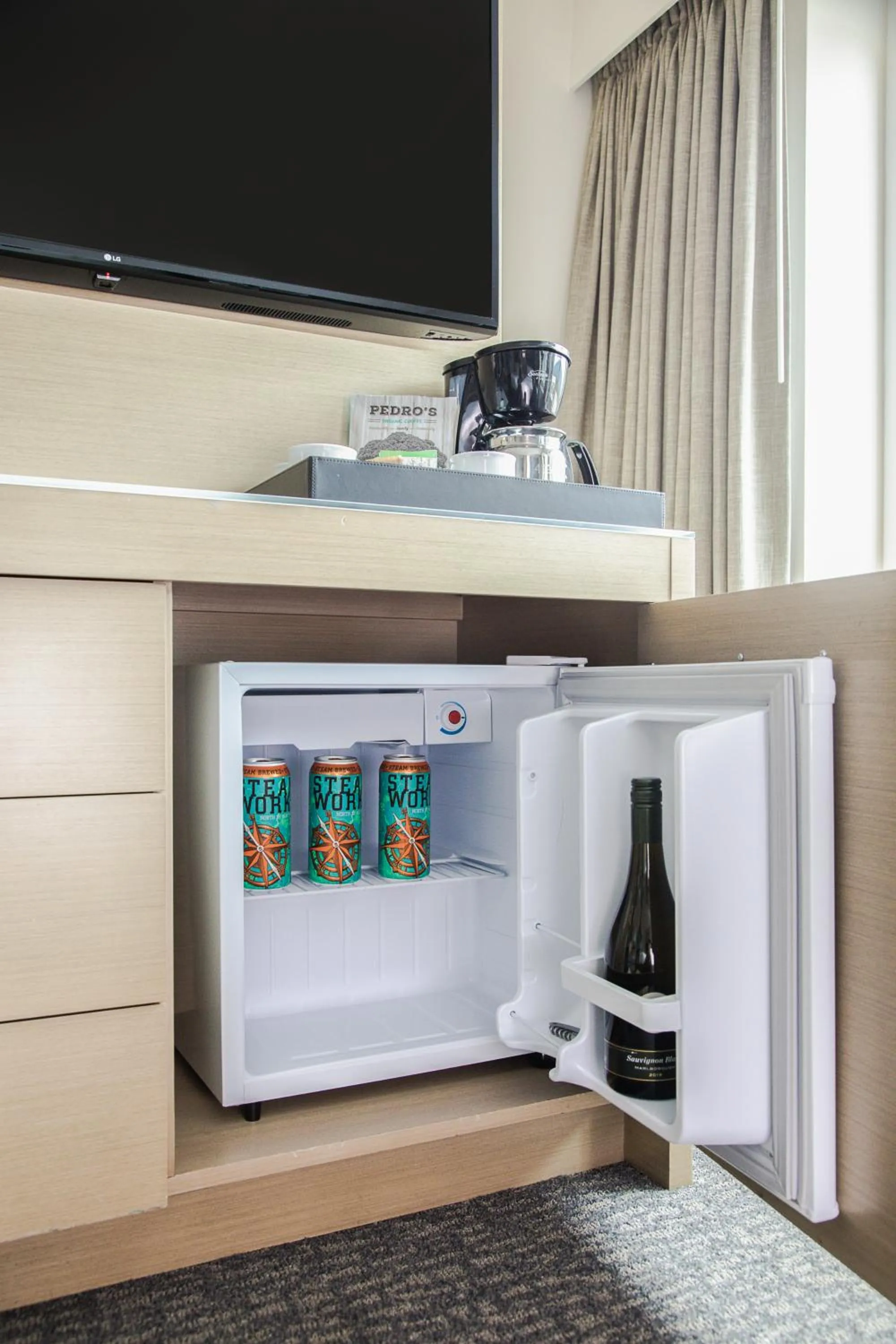 Coffee/tea facilities in The Crystal Lodge