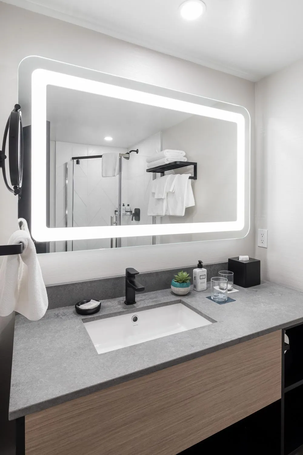 Shower in The Crystal Lodge