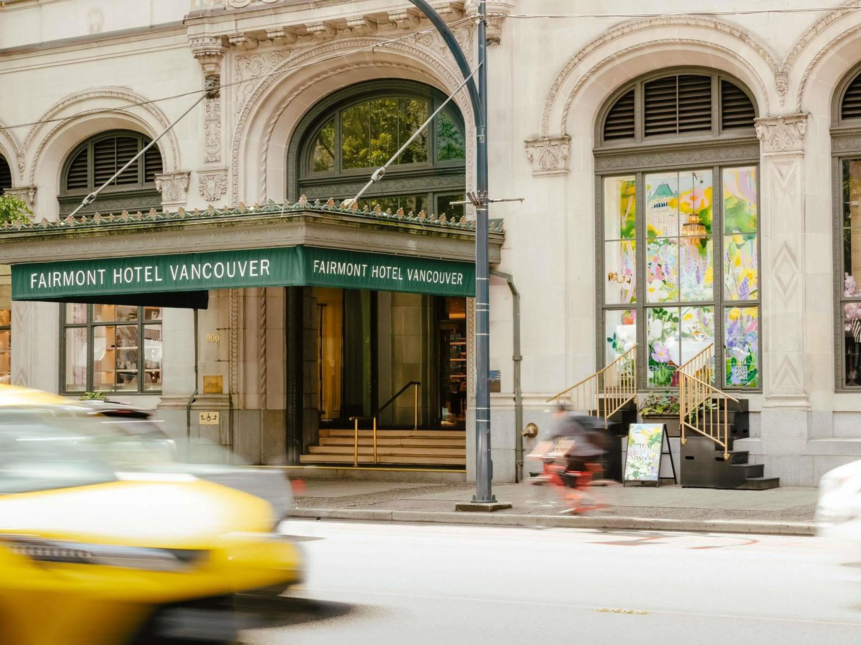 Restaurant/places to eat in Fairmont Hotel Vancouver