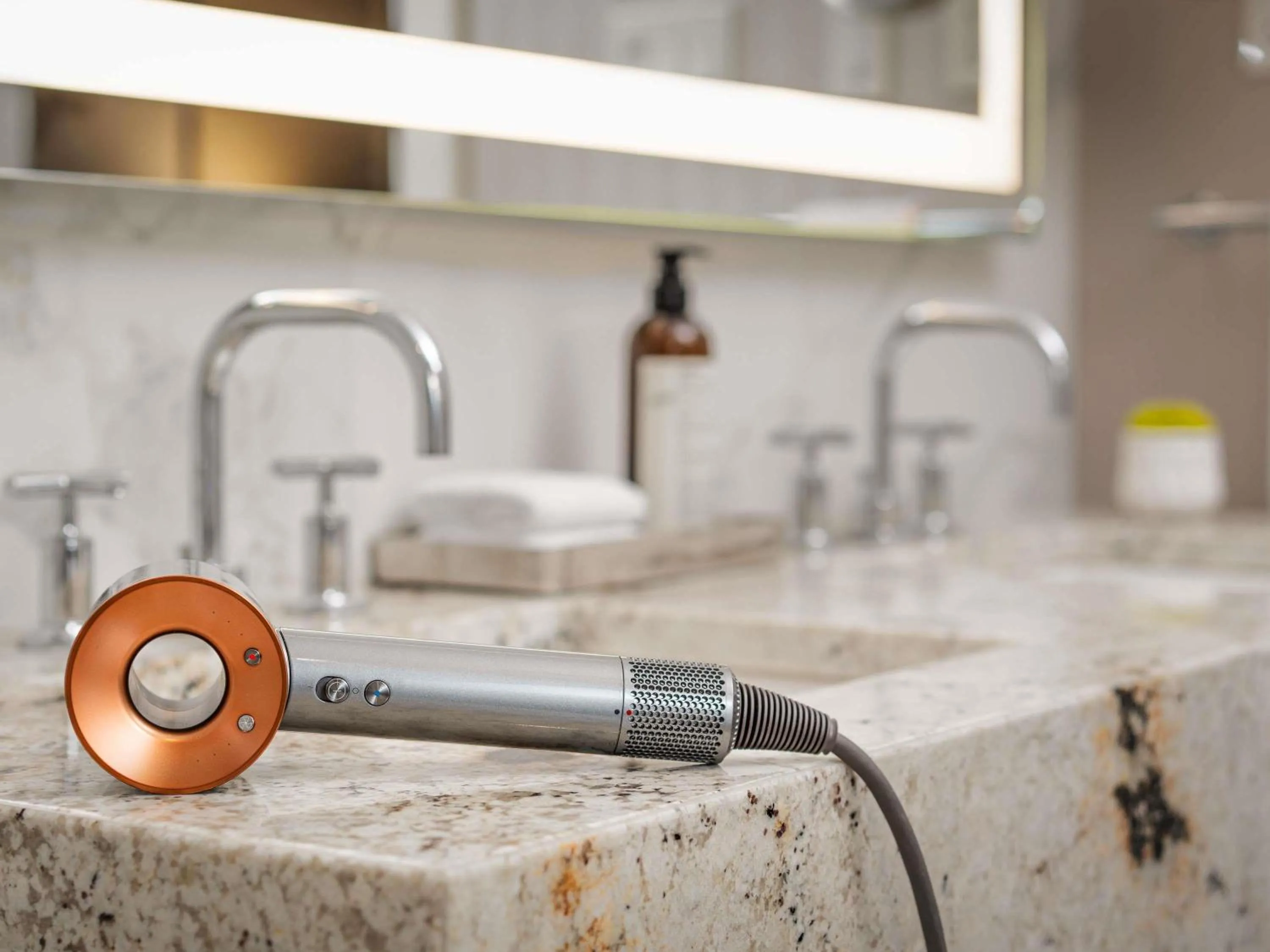 Bedroom in Fairmont Hotel Vancouver