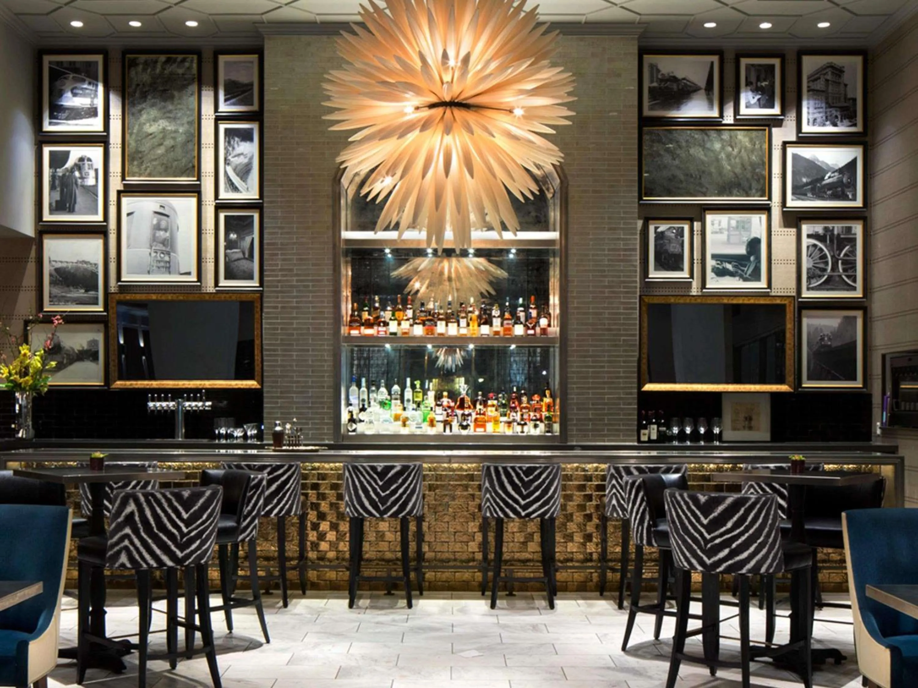 Lounge or bar in Fairmont Hotel Vancouver