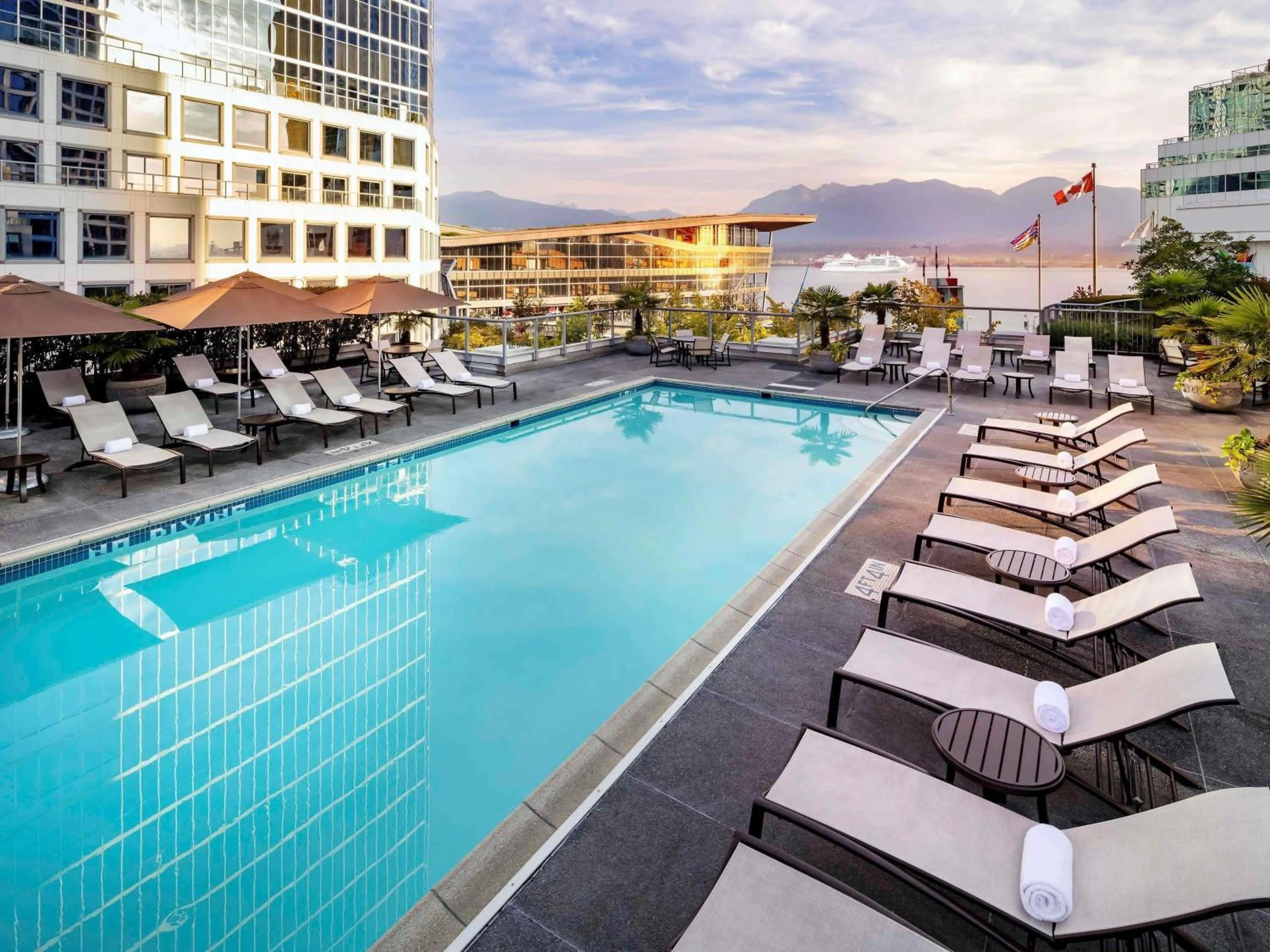 Bedroom in Fairmont Waterfront