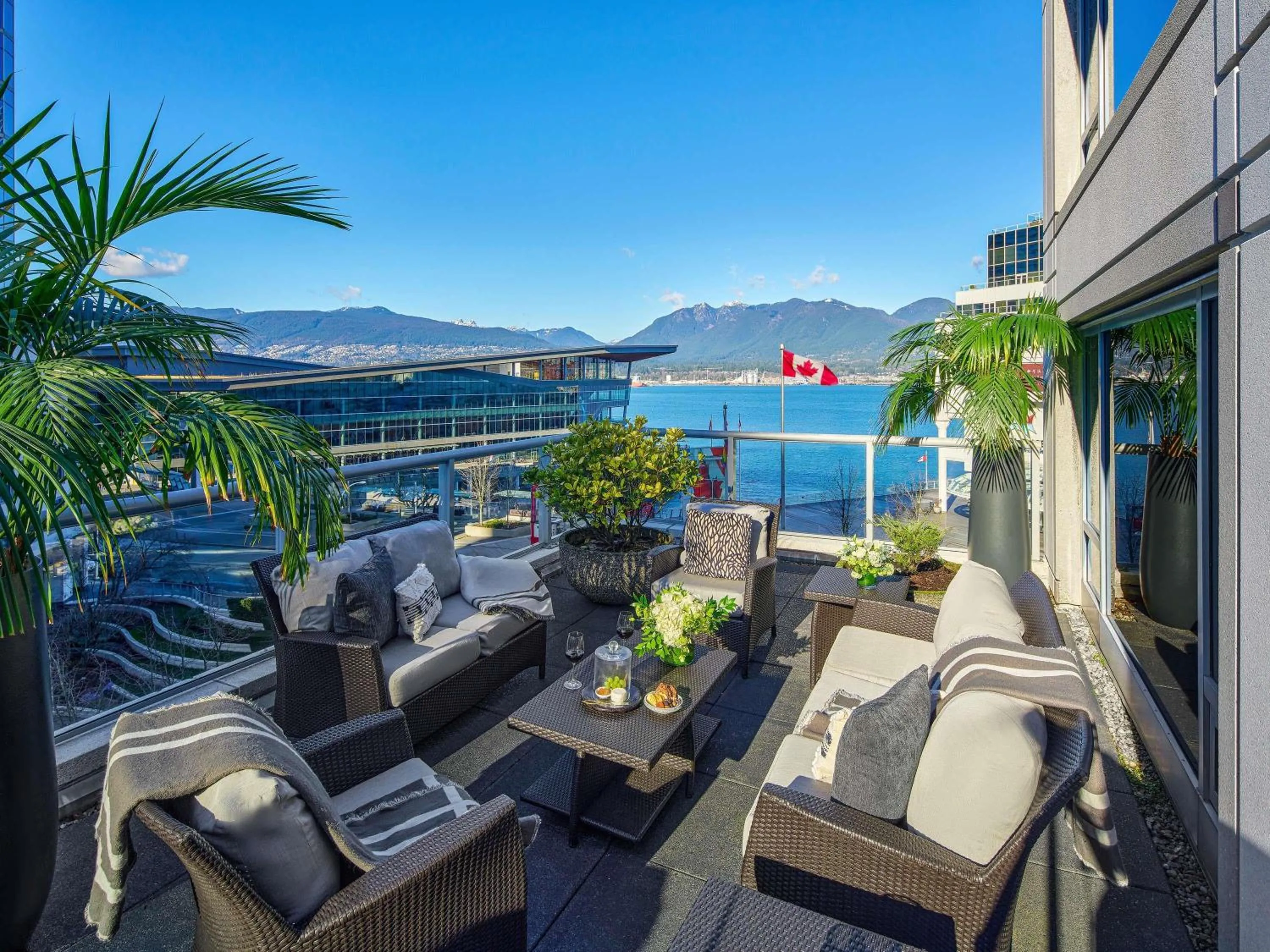 Bedroom in Fairmont Waterfront