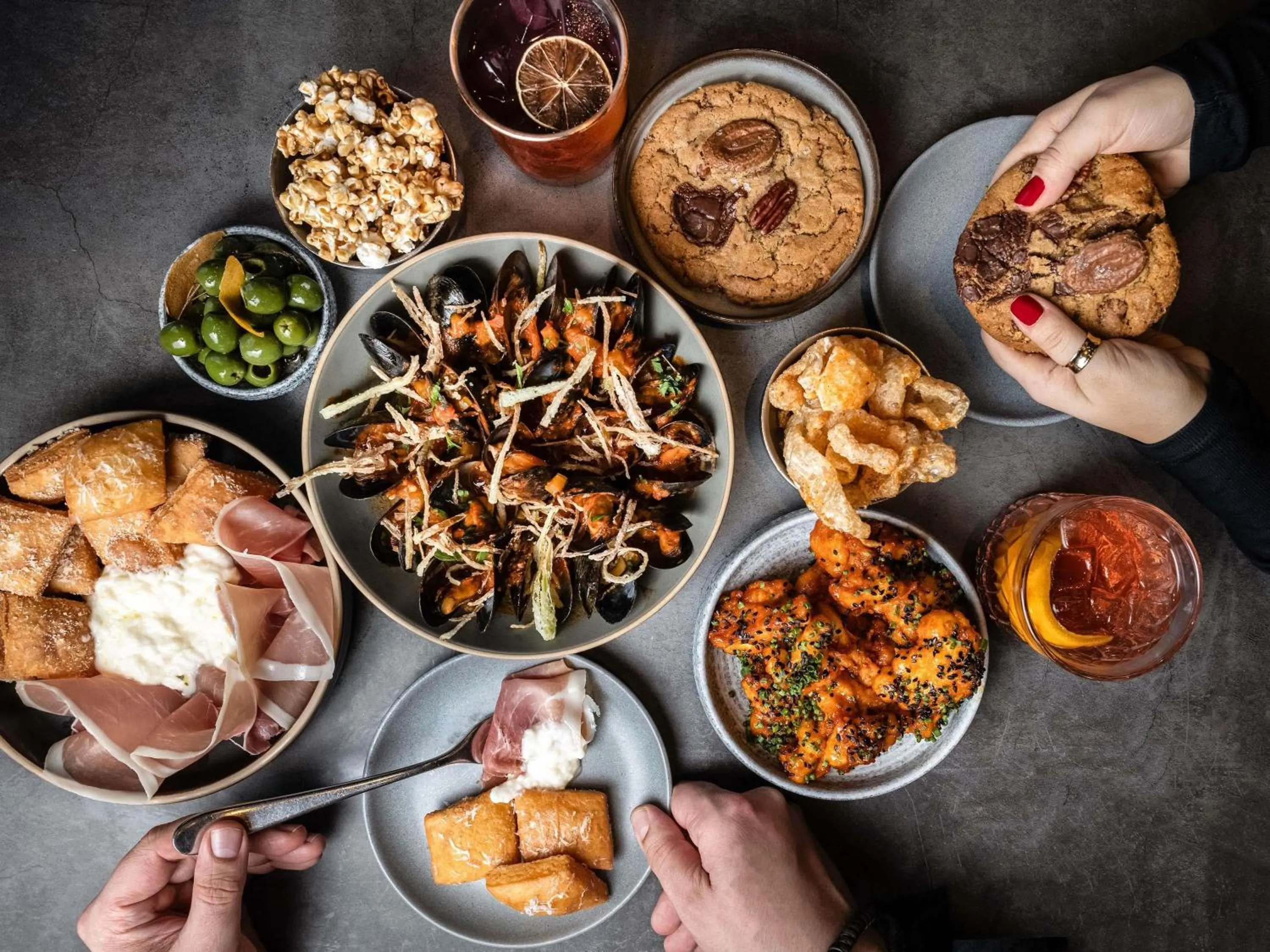 Restaurant/places to eat in Fairmont Waterfront