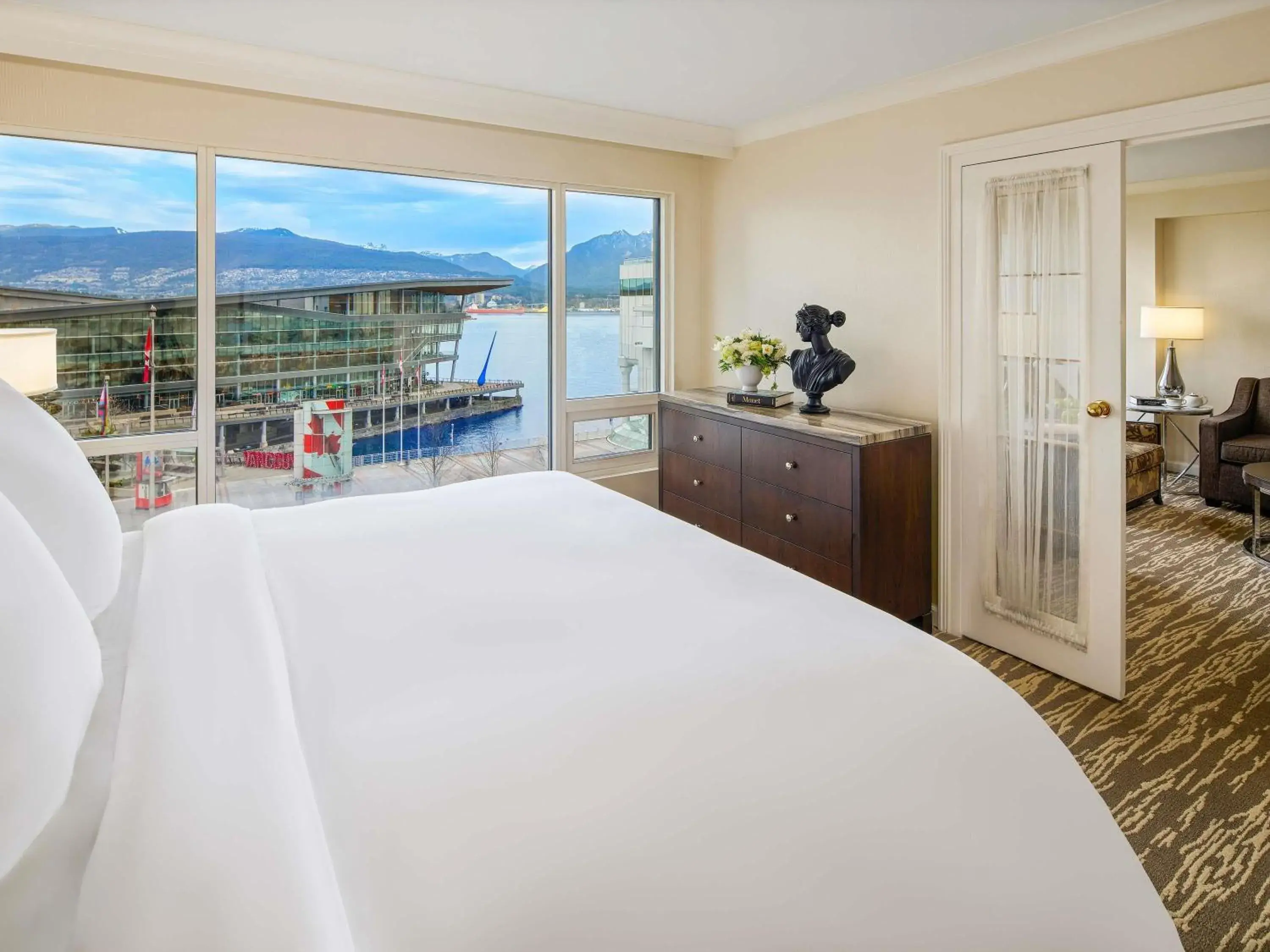 West Coast Suite with King Bed in Fairmont Waterfront West Coast Suite with King Bed in Fairmont Waterfront