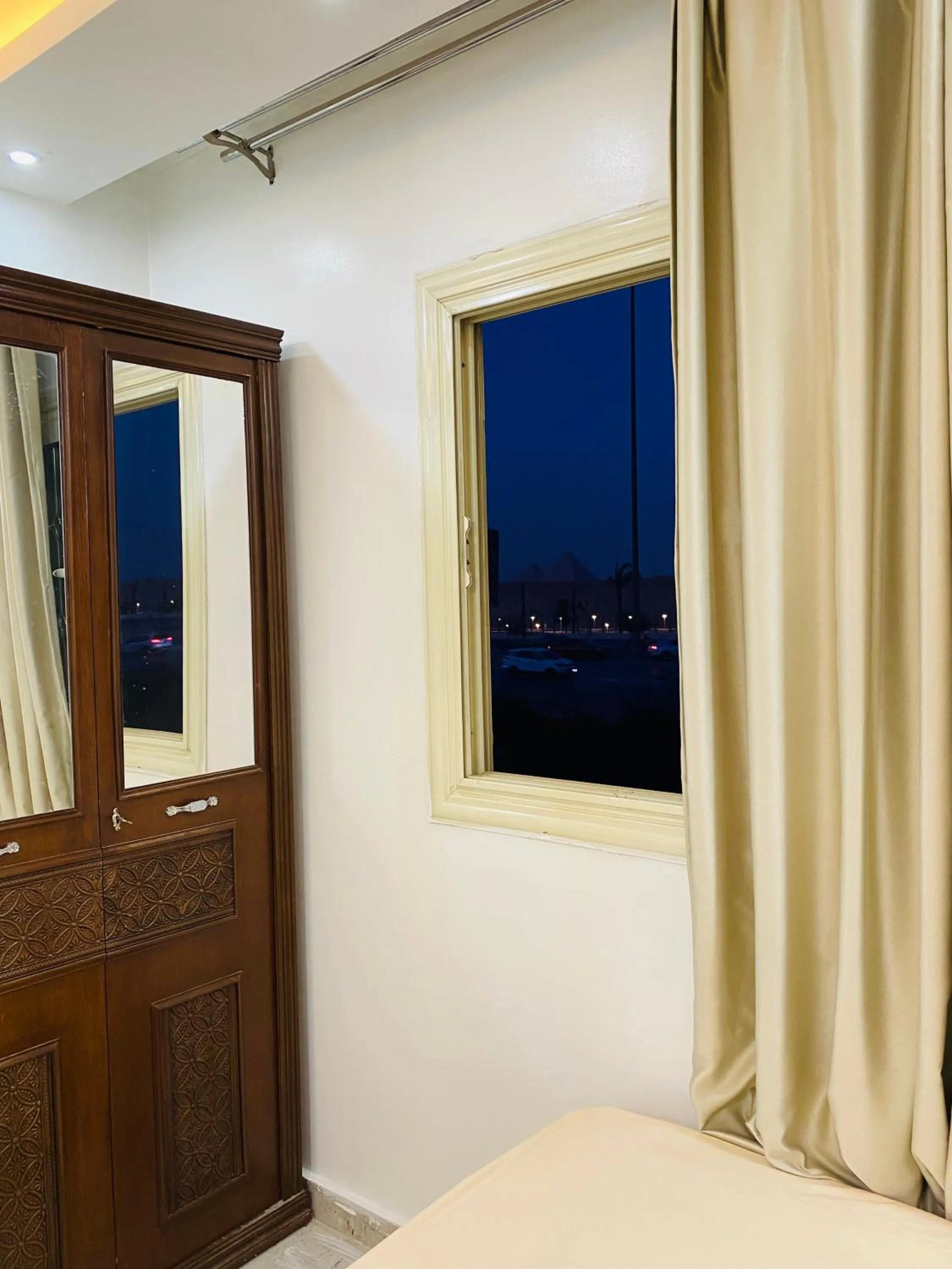 Photo of the whole room, Bed in Pyramids Gardens Boutique Hotel New pyramids Gate