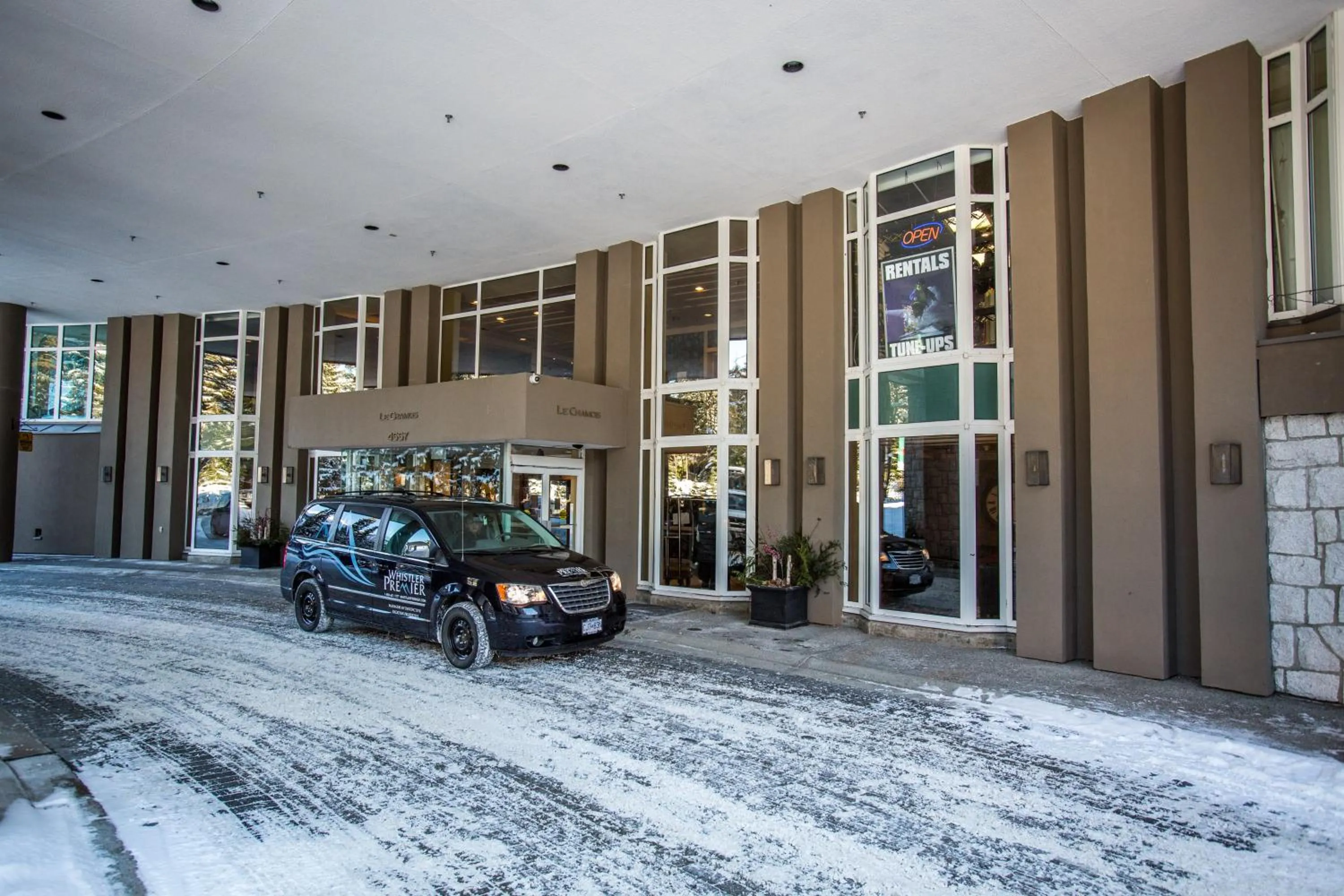 Facade/entrance in Le Chamois by Whistler Premier