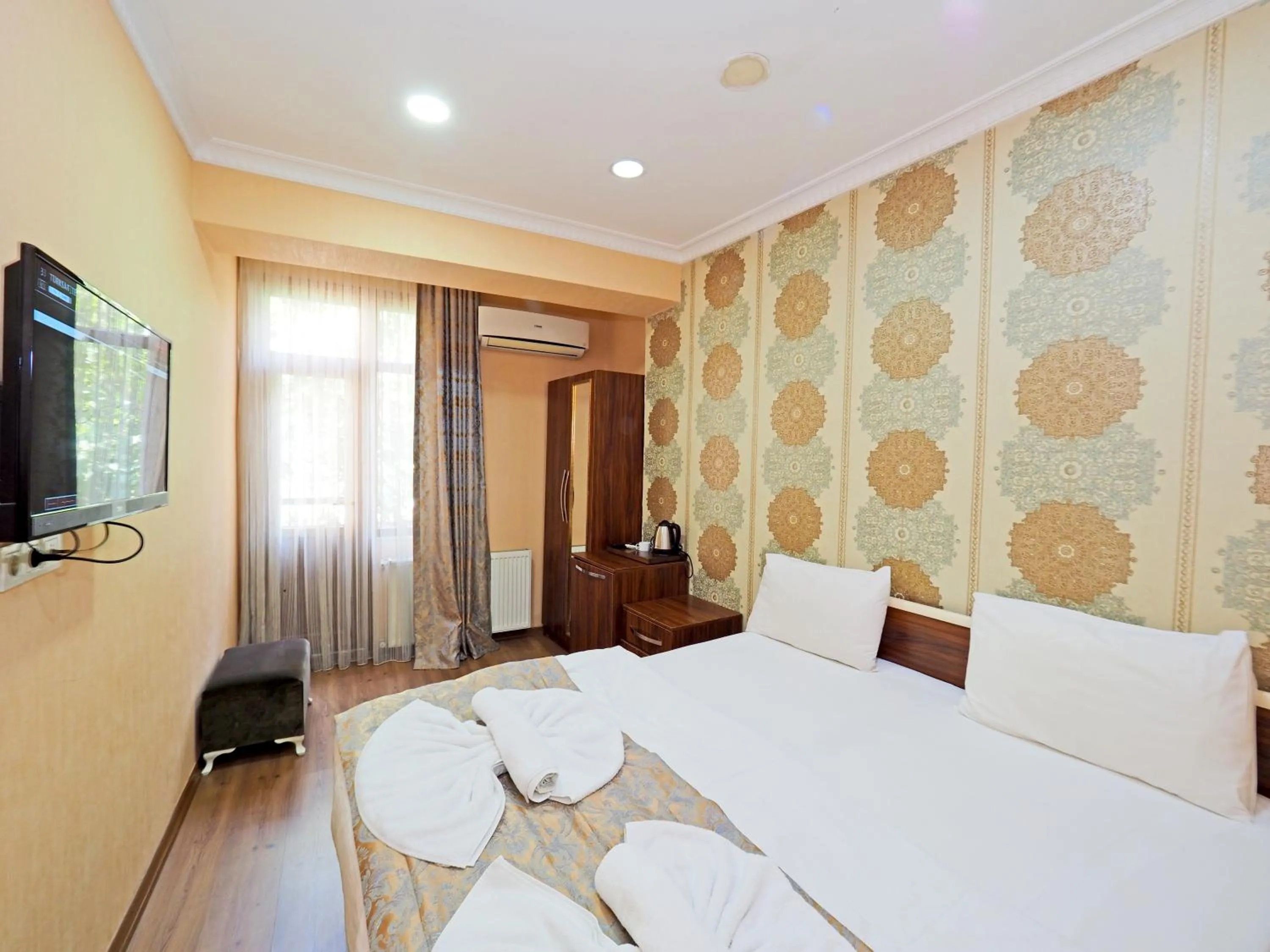 Photo of the whole room, Bed in RENOVA hOTEL FATİH