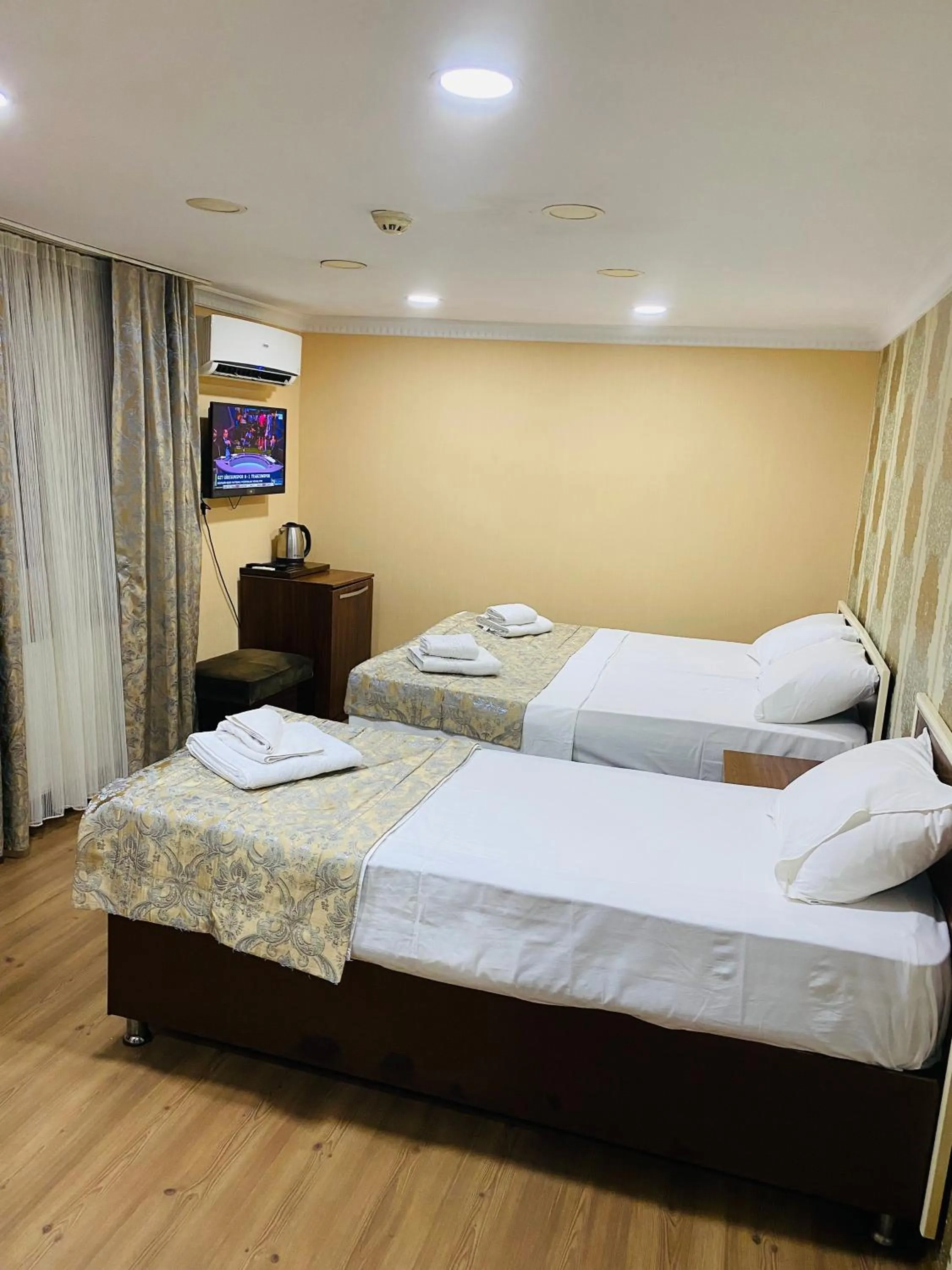 Bedroom, Bed in RENOVA hOTEL FATİH