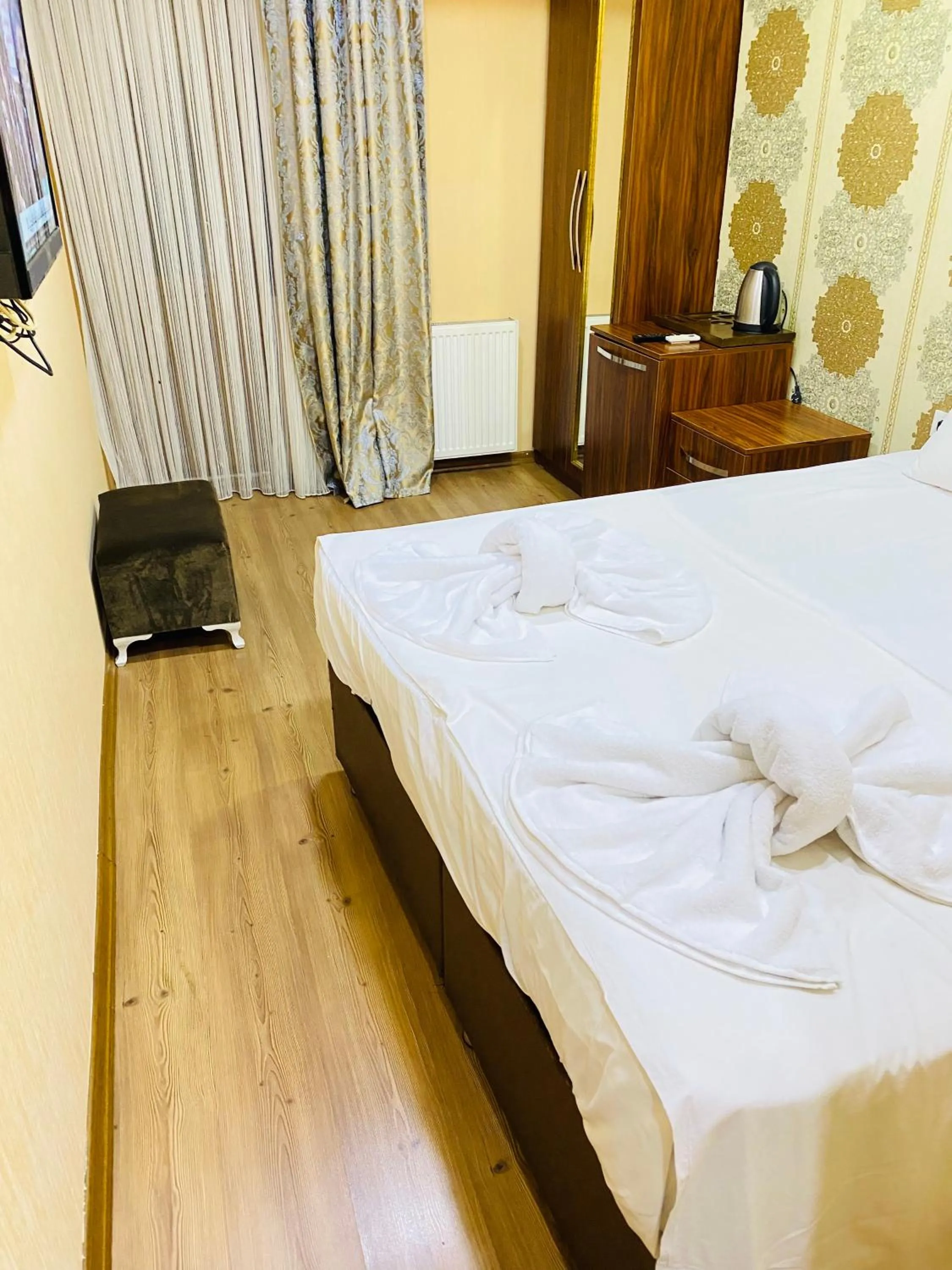 Bedroom, Bed in RENOVA hOTEL FATİH