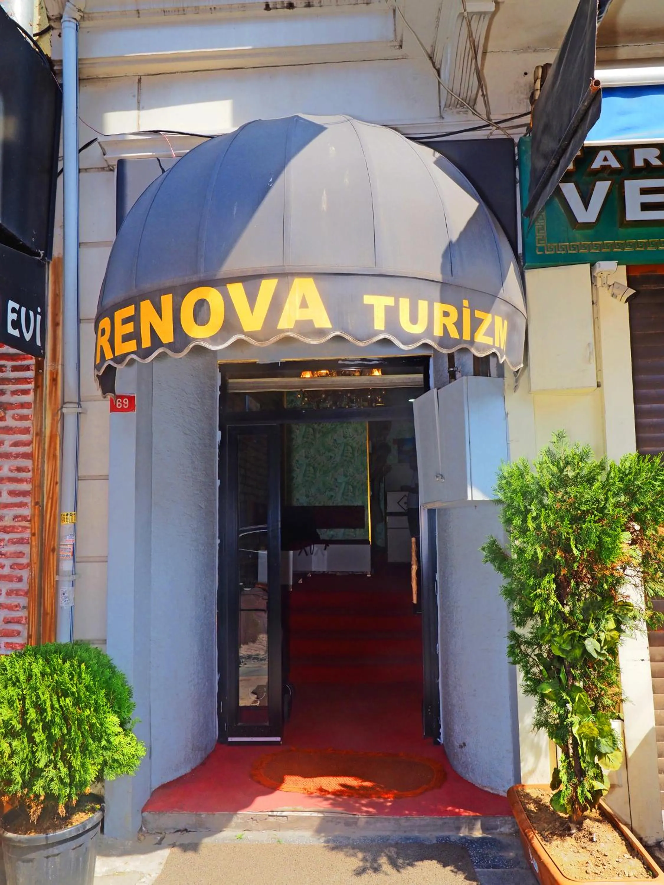 Facade/entrance in RENOVA hOTEL FATİH