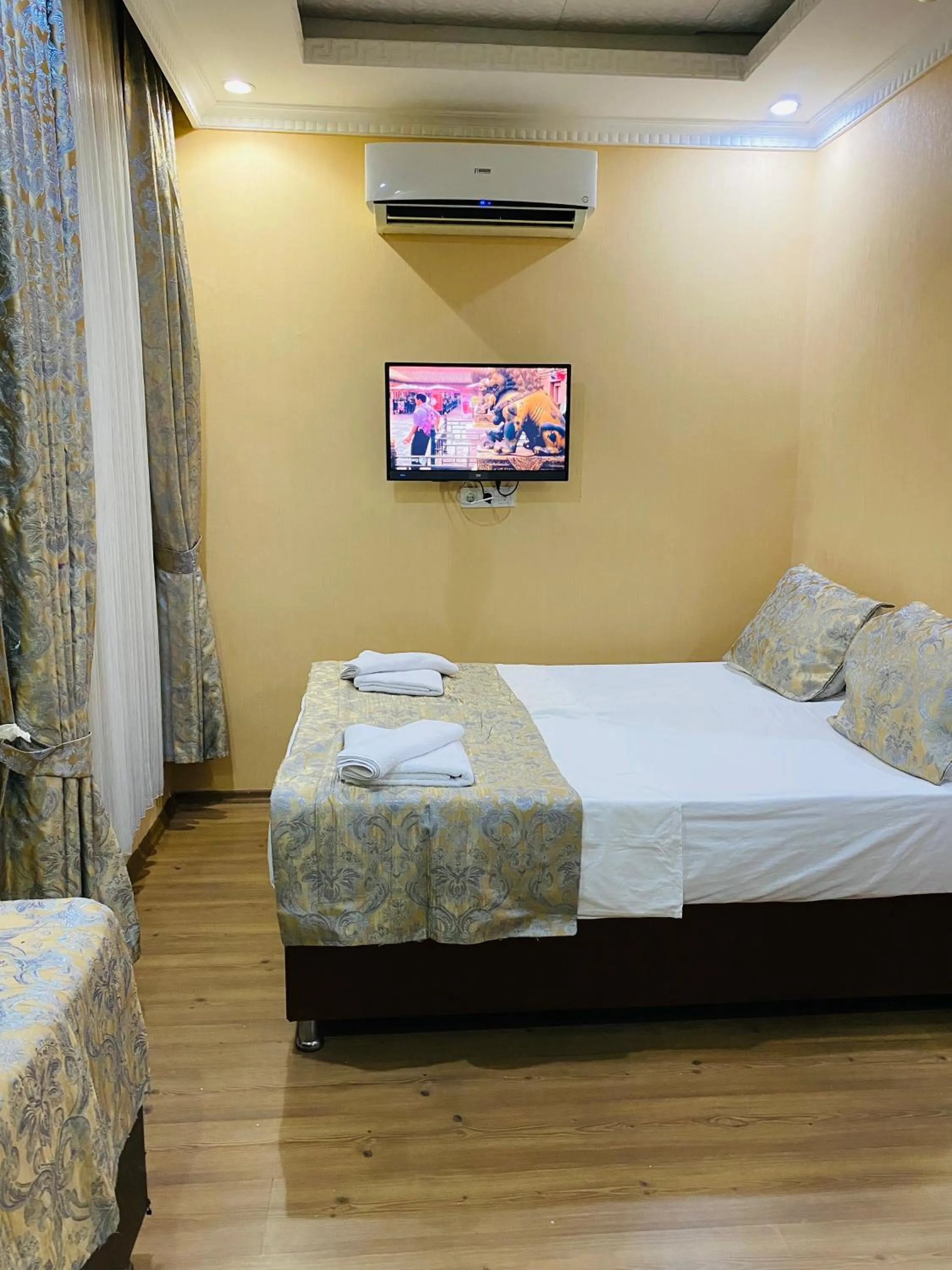 Bedroom, Bed in RENOVA hOTEL FATİH