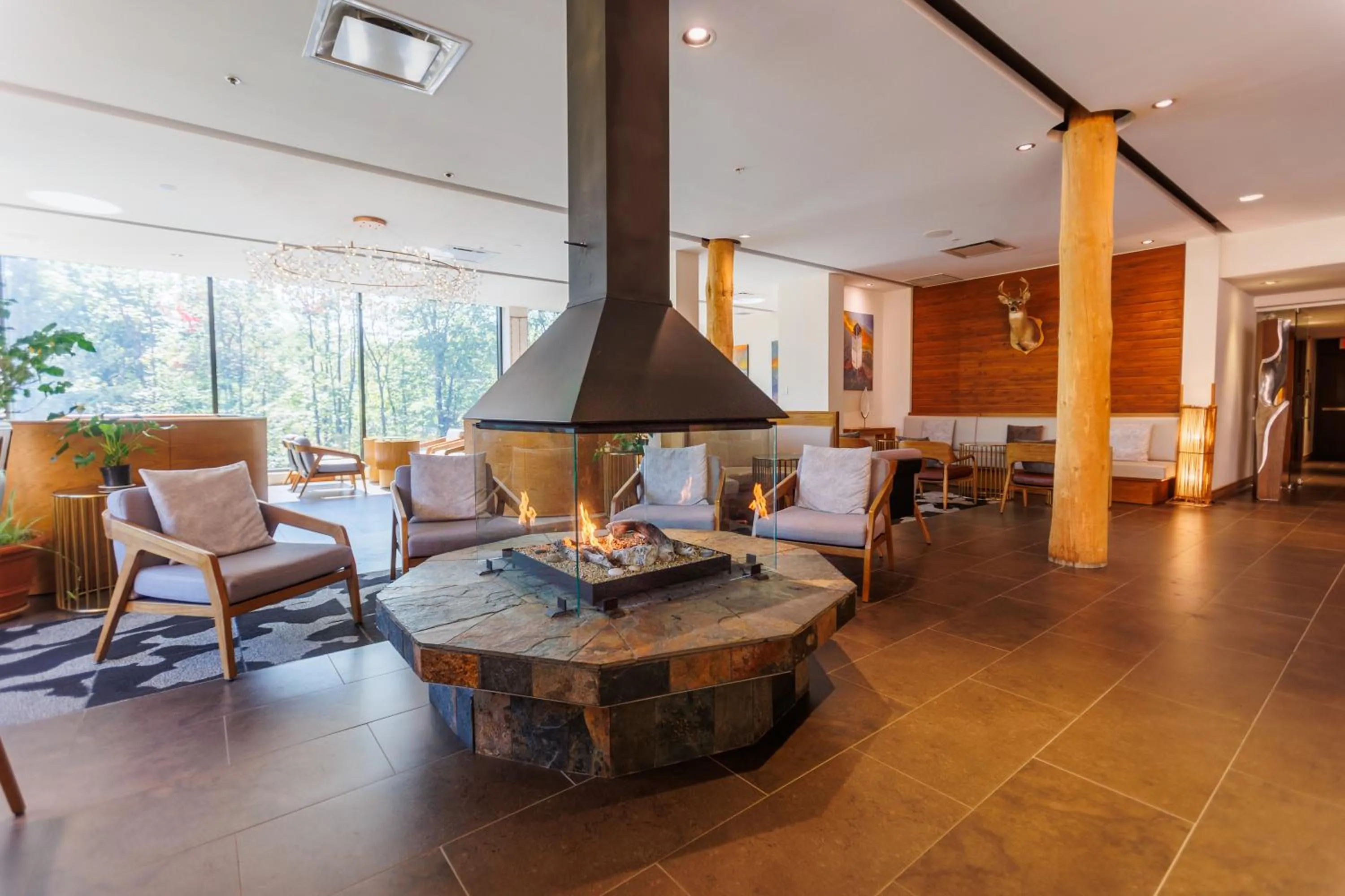 Lobby or reception in Hôtel-Musée Premières Nations