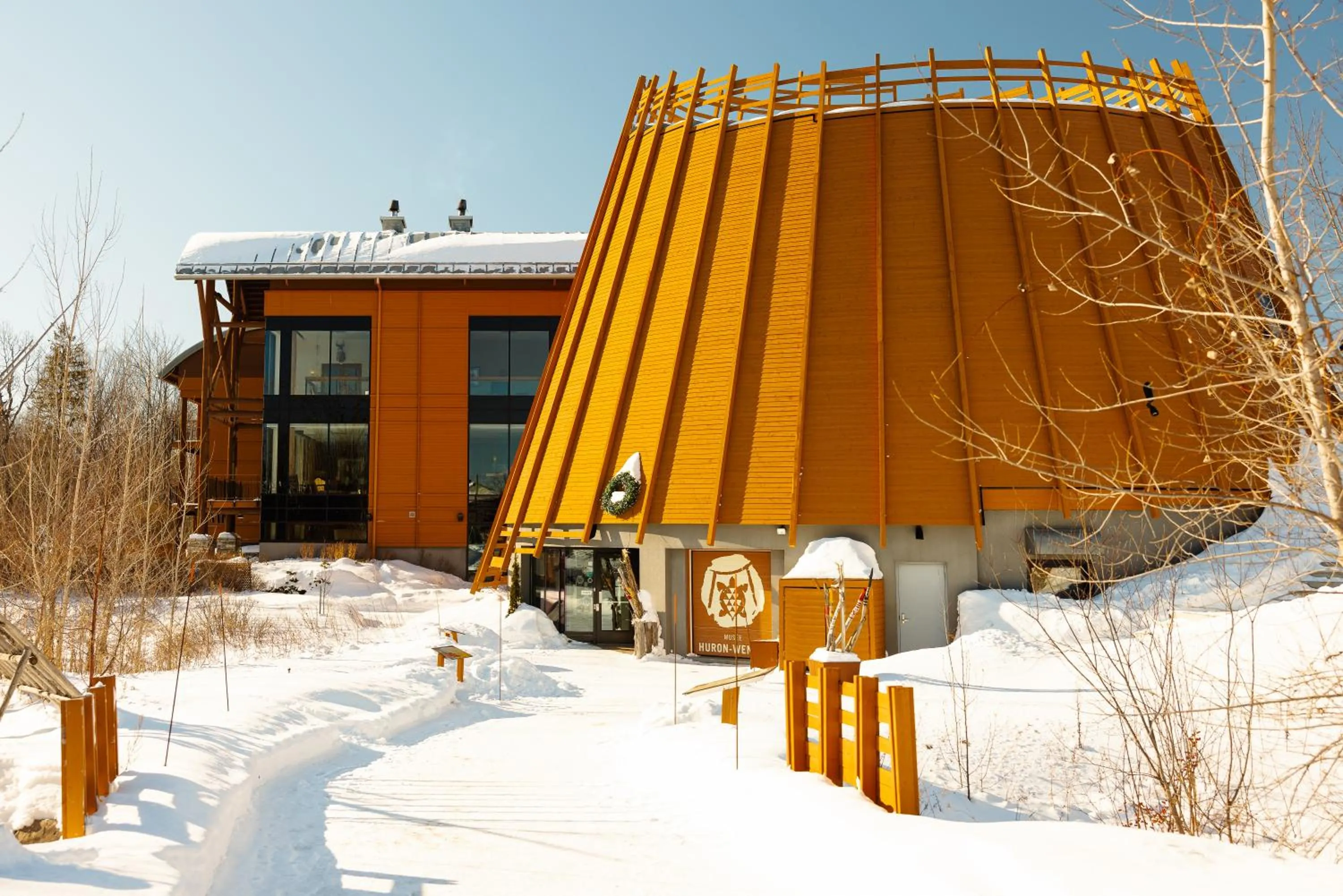 Property building in Hôtel-Musée Premières Nations