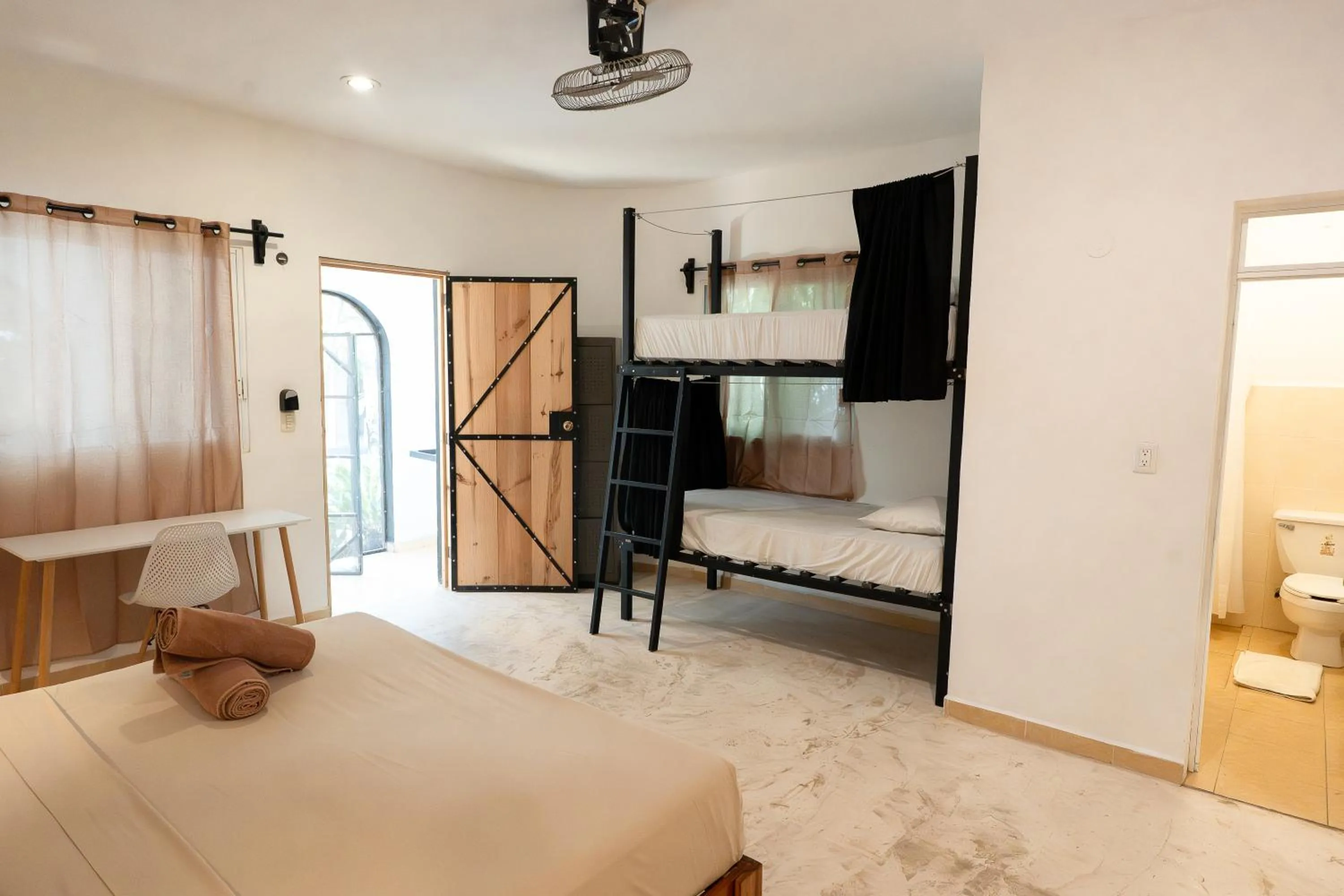 Bedroom, Bed in Hostel Oryx Tulum