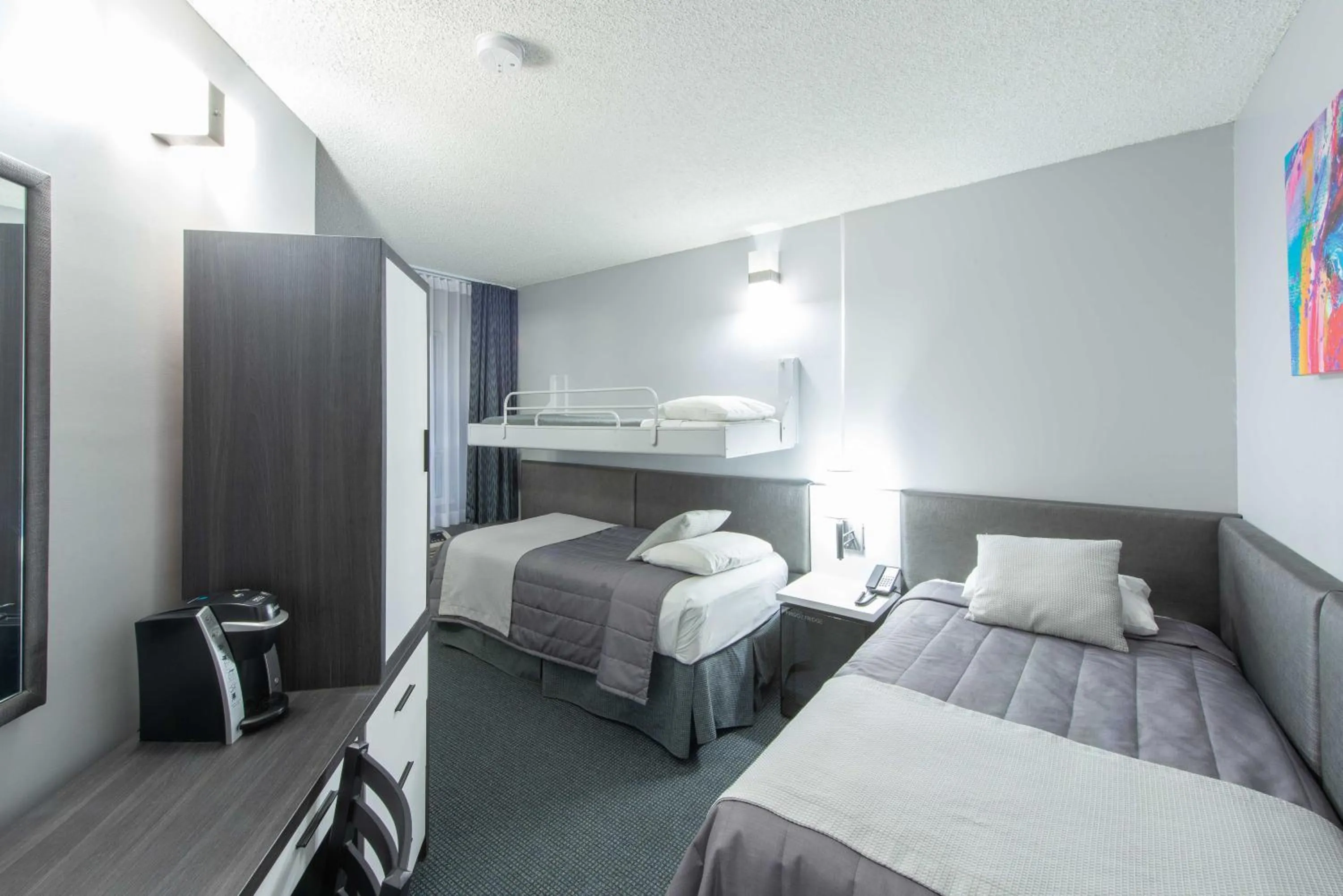 Photo of the whole room, Bed in Travelodge by Wyndham Montreal Centre