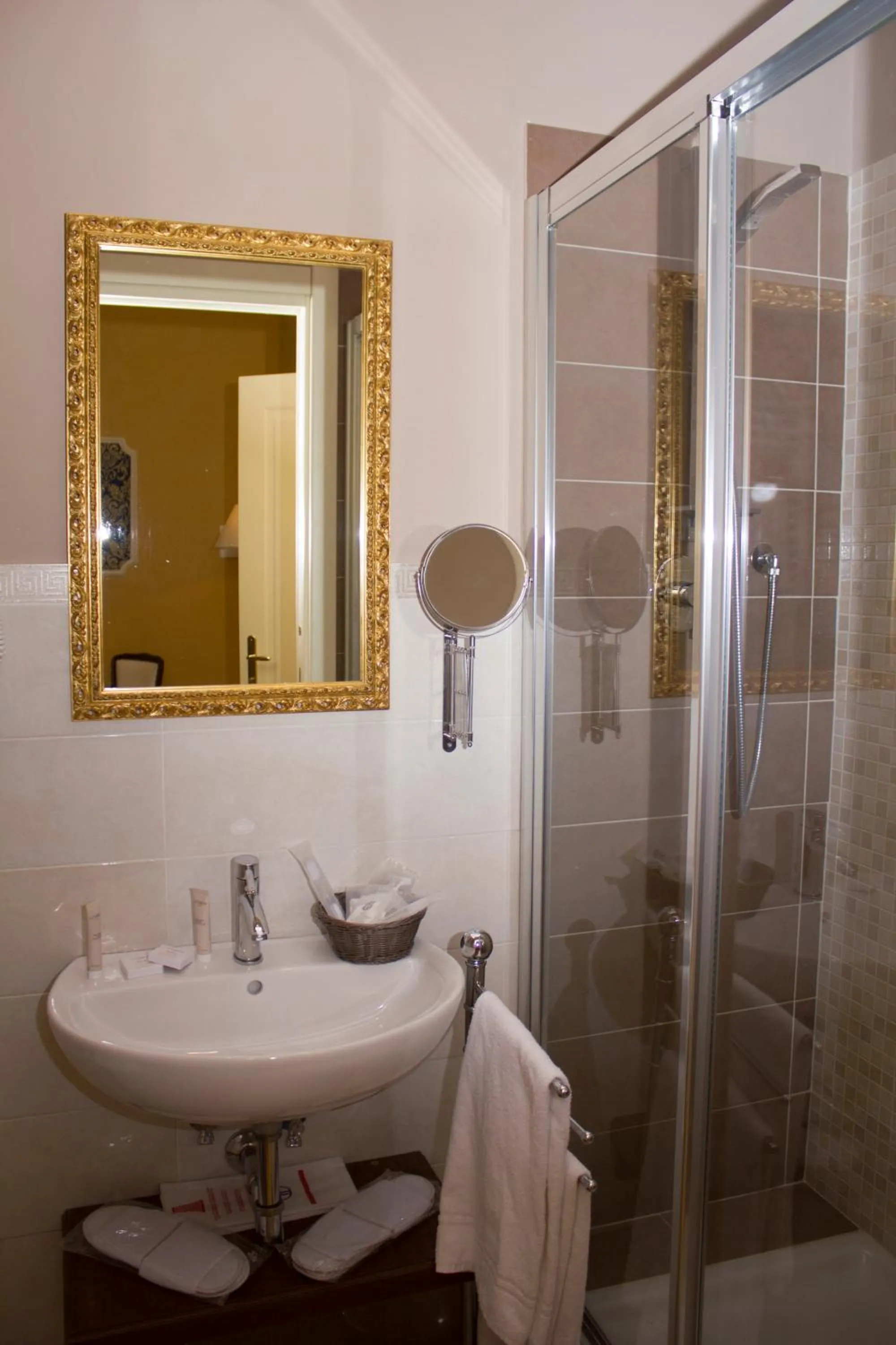 Bathroom in DG Prestige Room