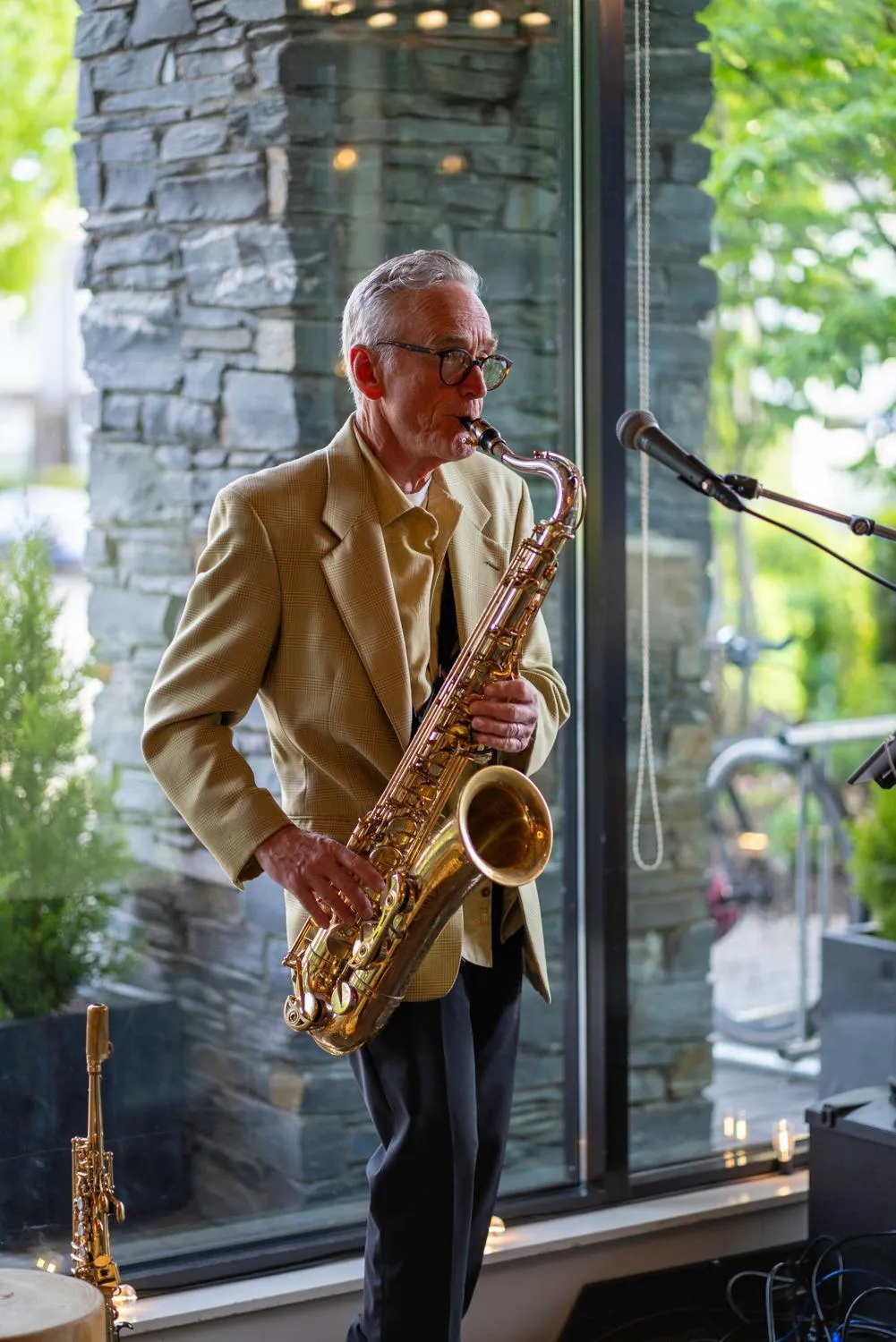Entertainment in Oswego Hotel
