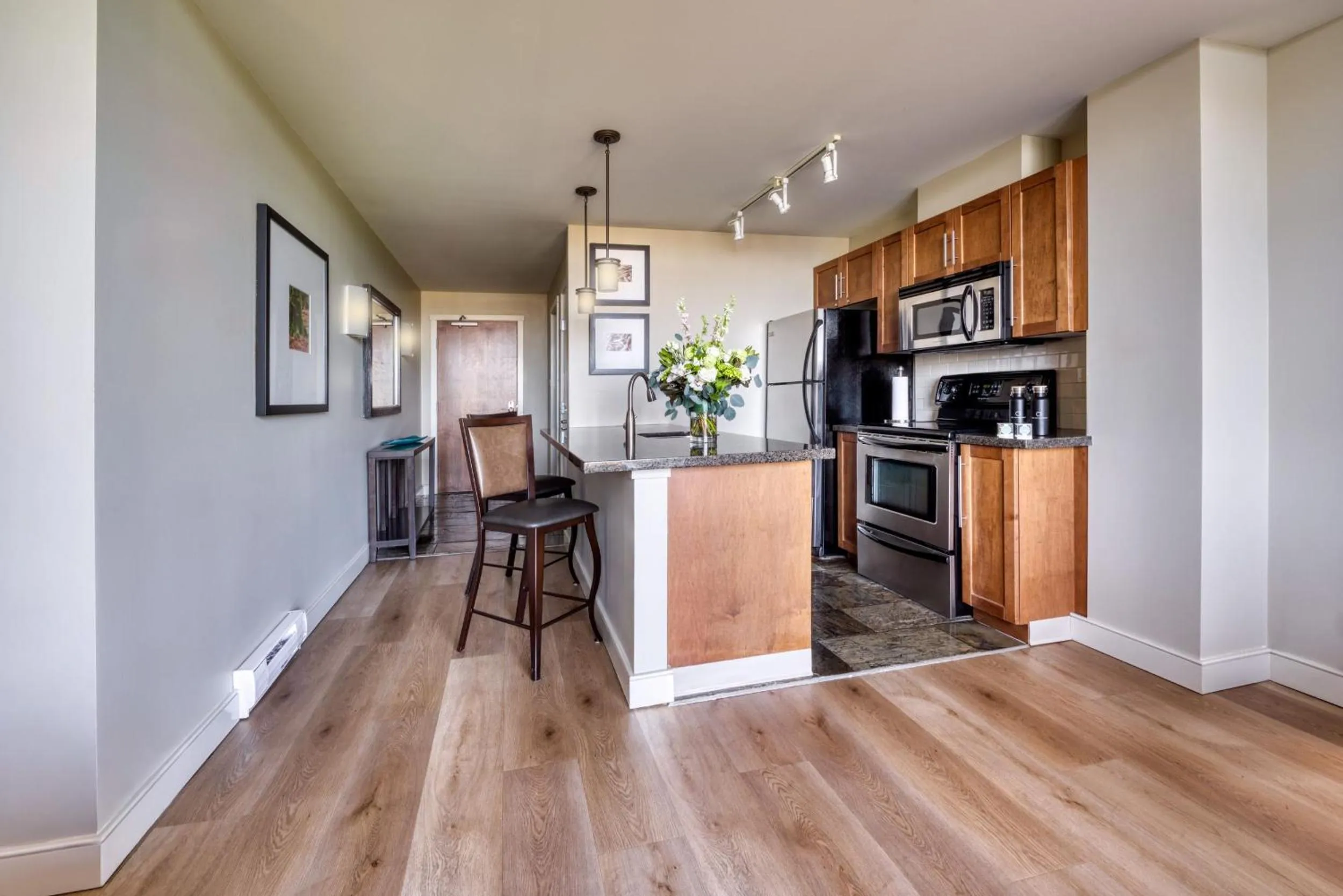Kitchen or kitchenette in Oswego Hotel