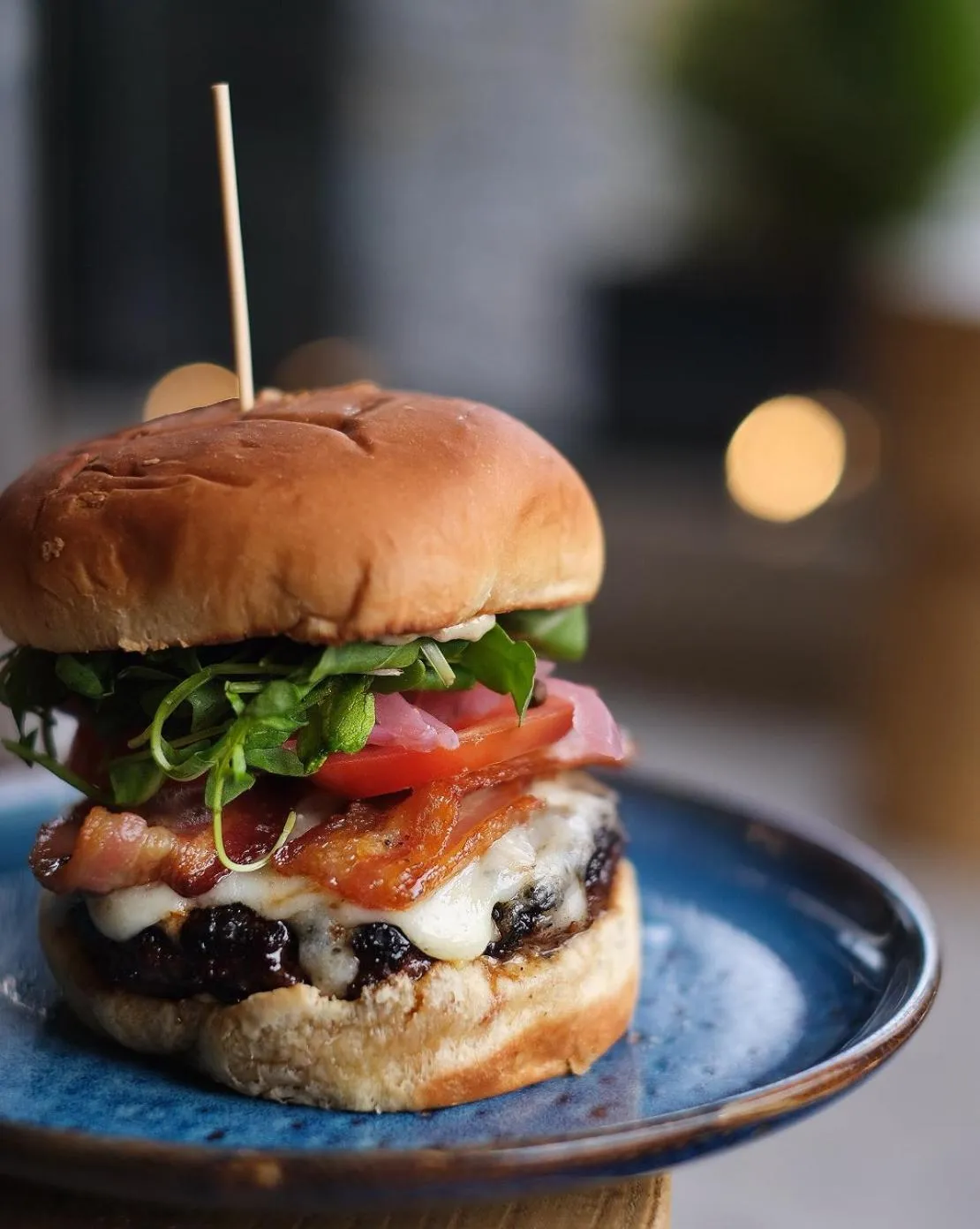 Restaurant/places to eat in Oswego Hotel