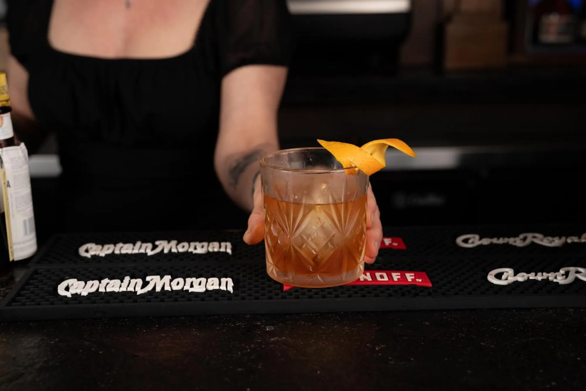 Restaurant/places to eat in Oswego Hotel