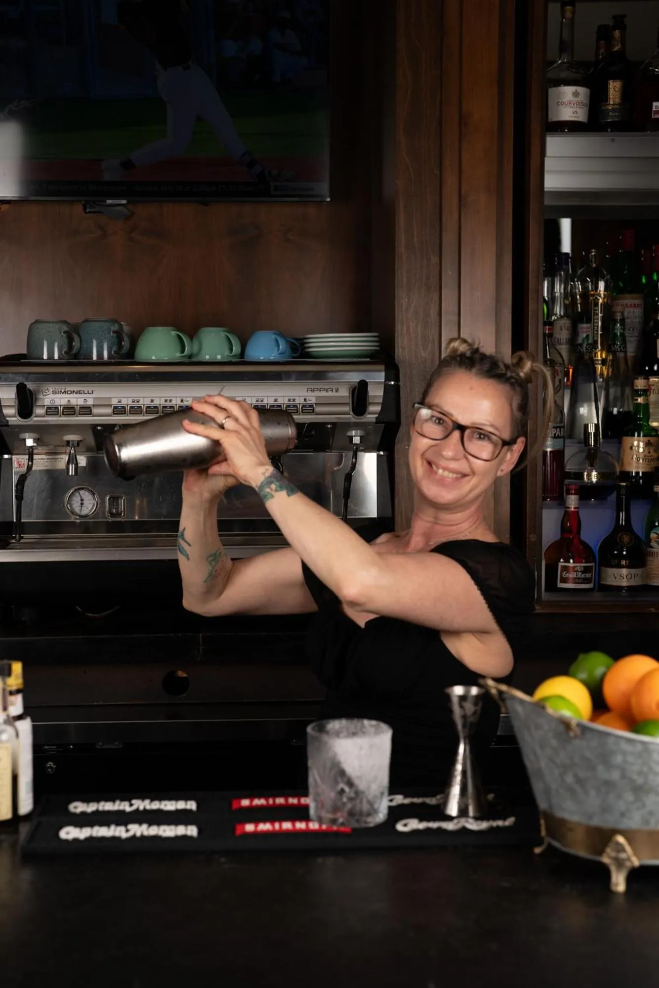 Restaurant/places to eat in Oswego Hotel