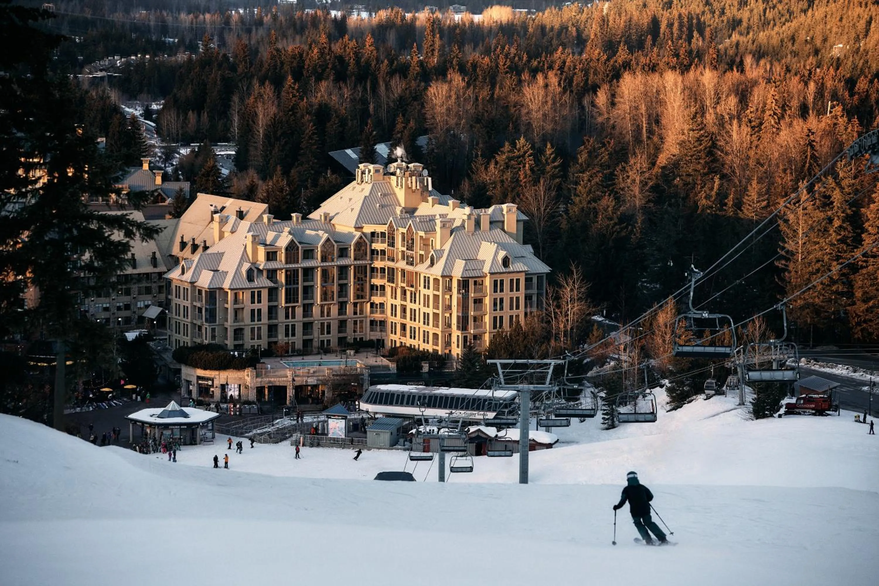 Property building in Pan Pacific Whistler Mountainside