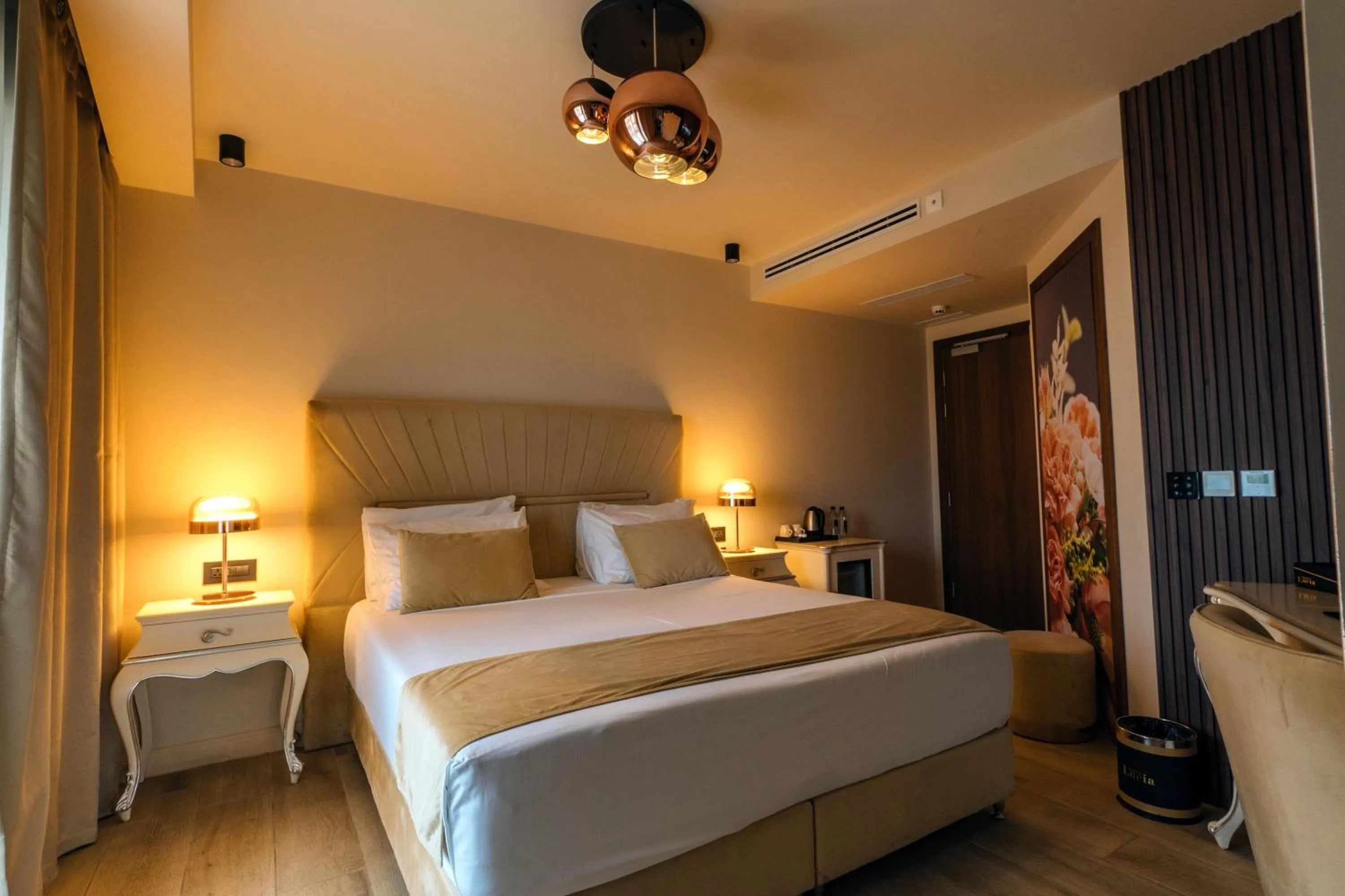 Bed in Santa Lucia Boutique Hotel