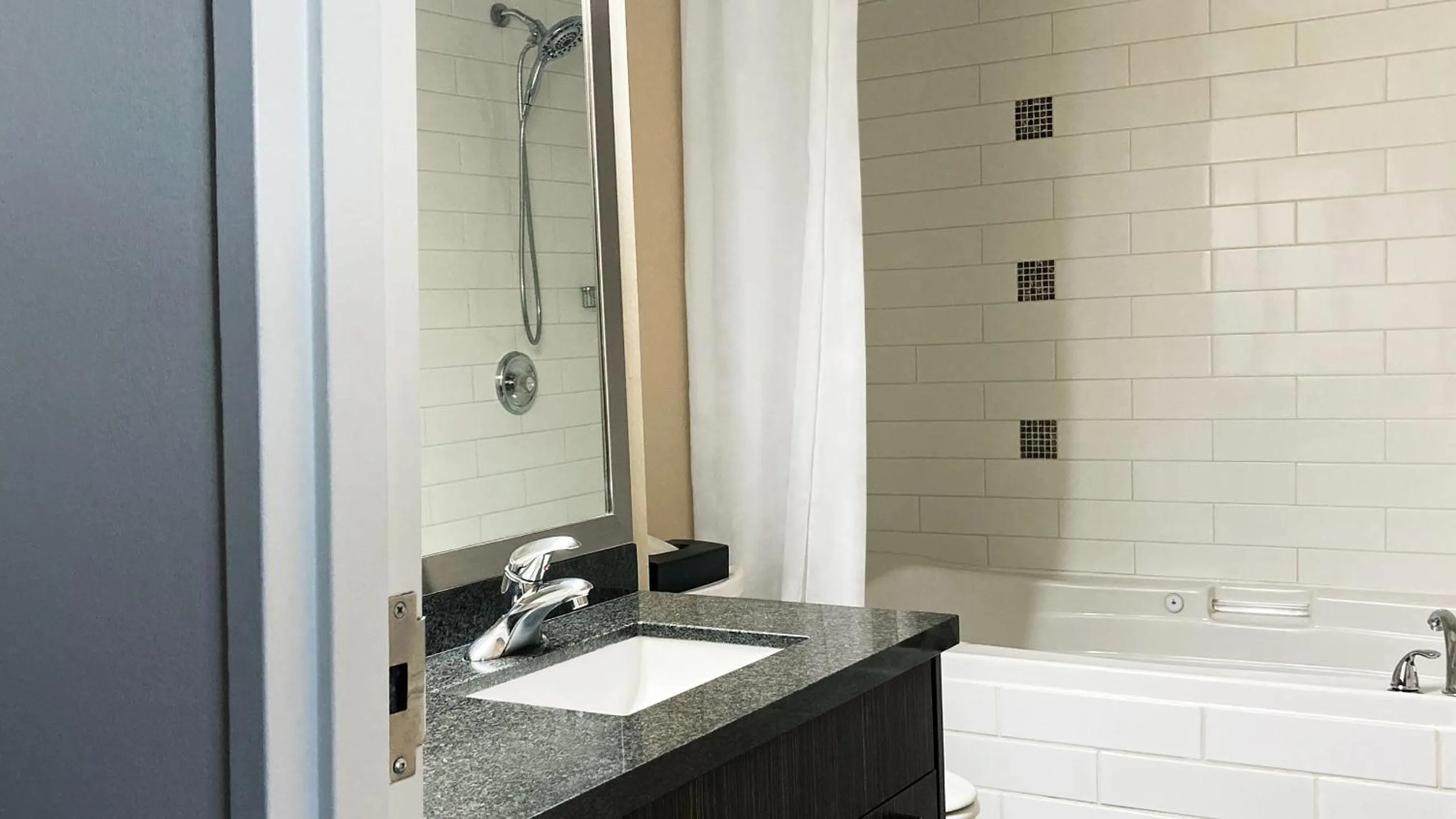 Shower in Executive Inn Whistler