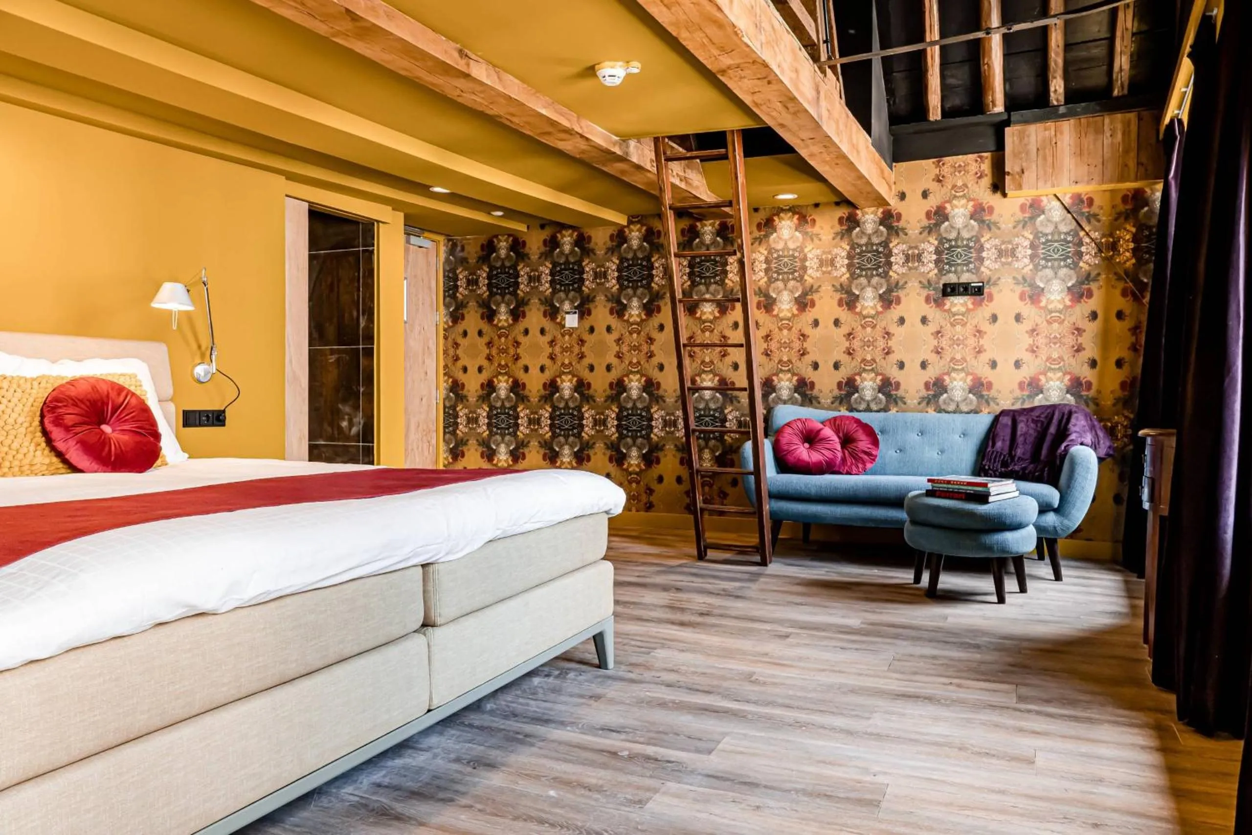 Bed in MAF Haarlem Boutique Hotel