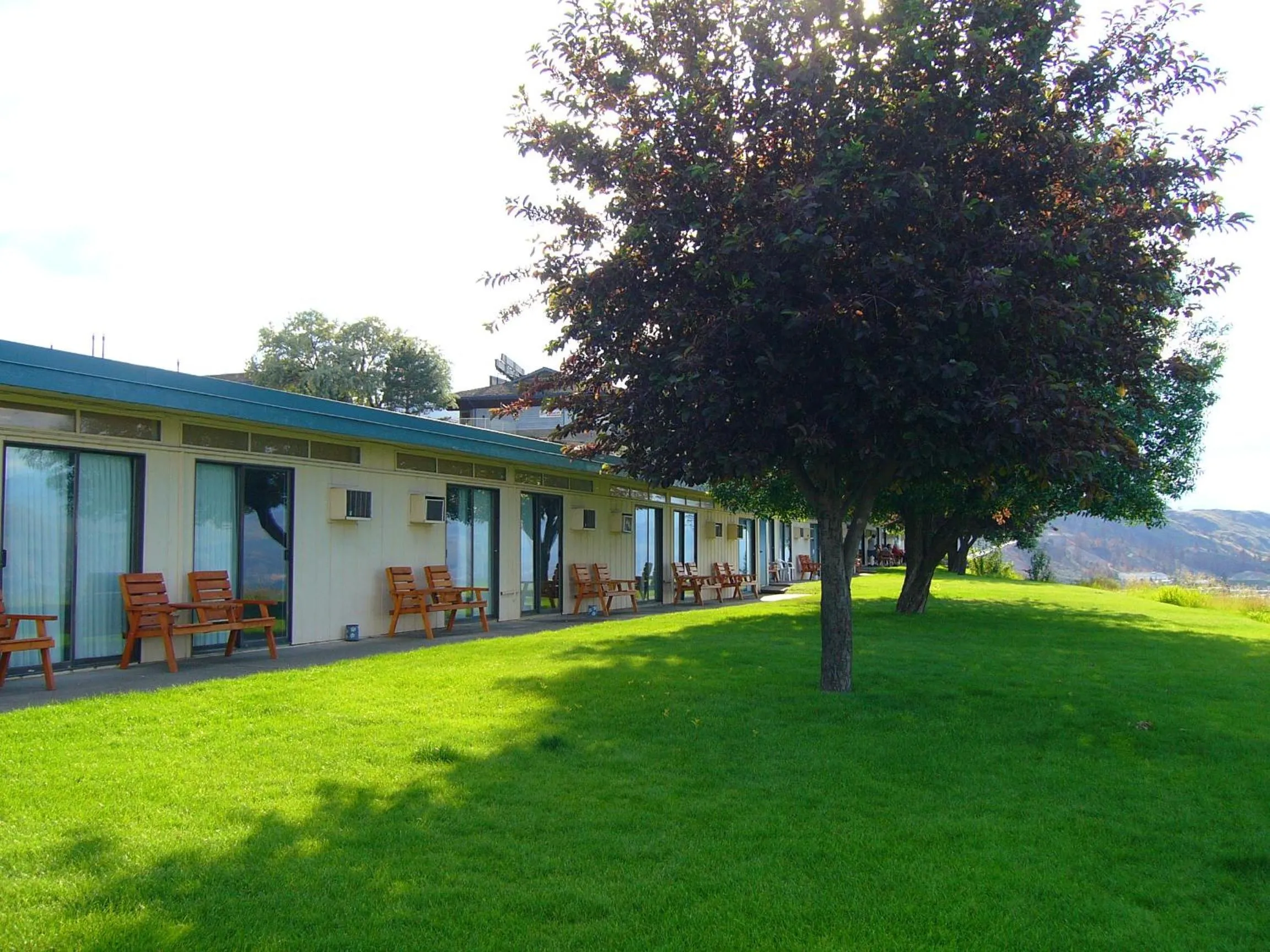 Facade/entrance in Hospitality Inn