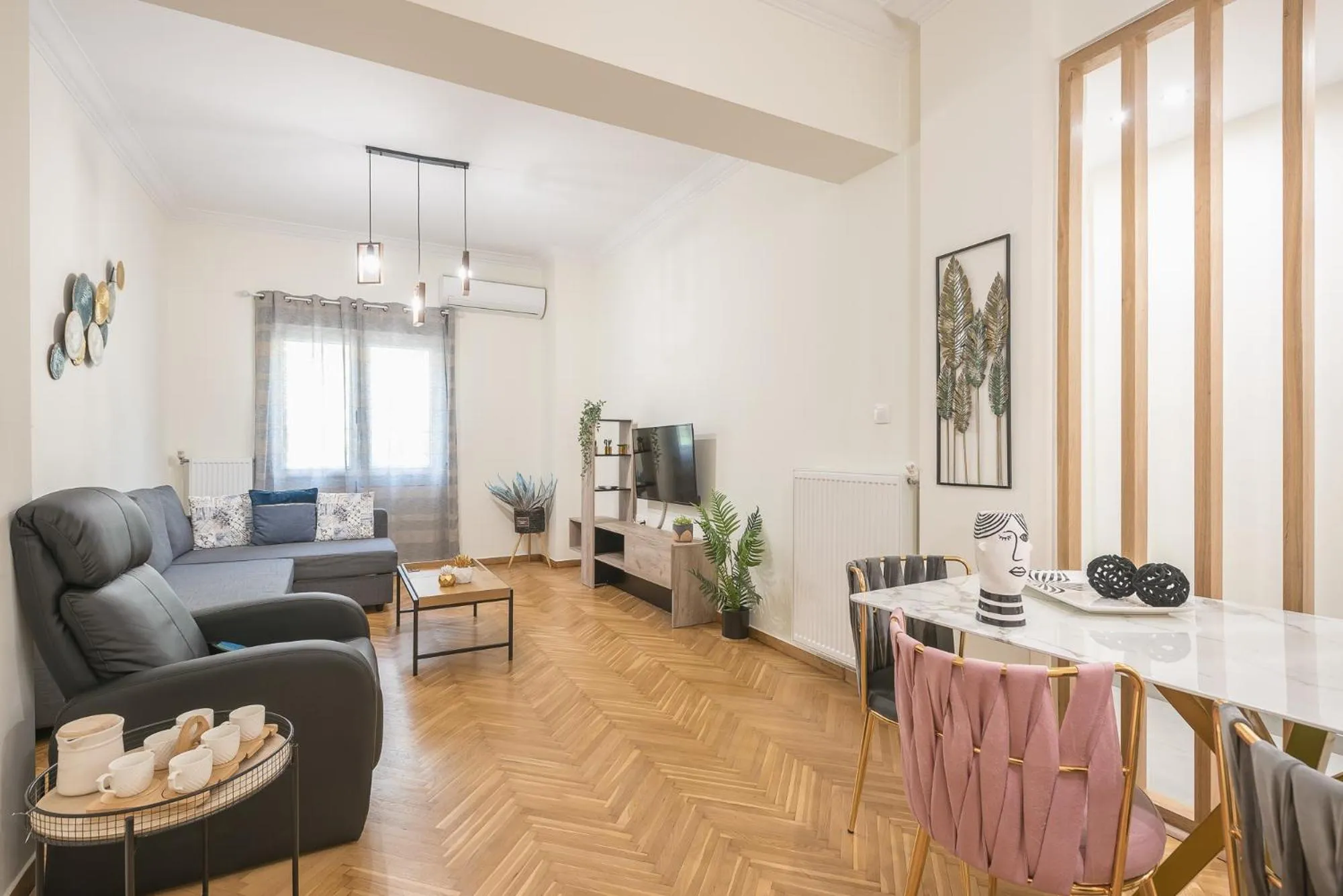 Living room in Elegant Suite by CloudKeys